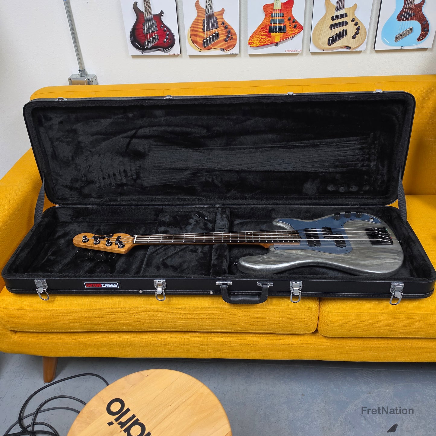 McGrath Thumper Short Scale 4-String Bass Nordstrand Passive - Damascus 8.96lbs