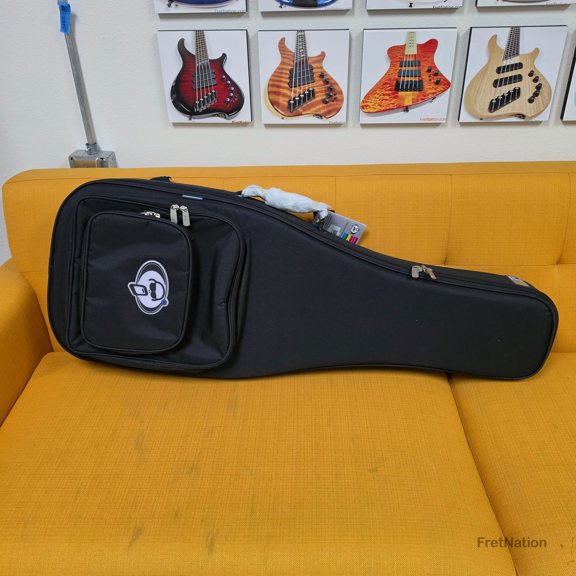 AC Guitars AC Guitars Mule 4/30 Silver Berry Short Scale 4-String Bass 30" Scale 8.40lbs