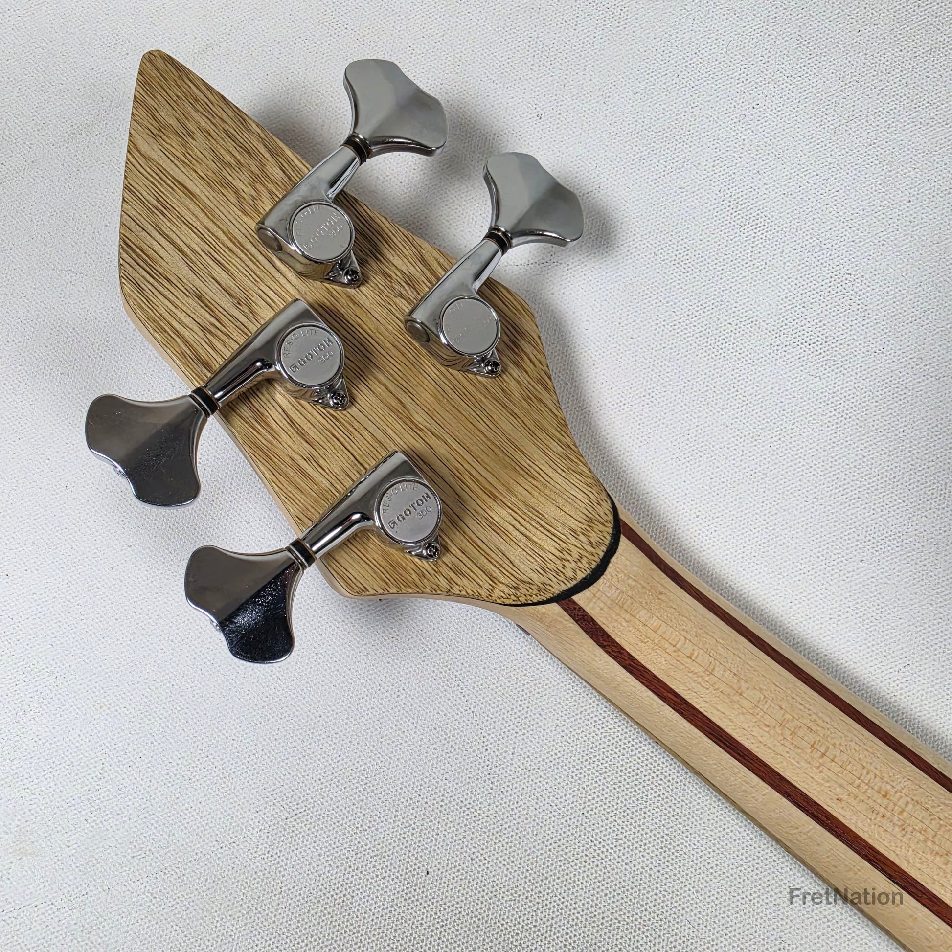 AC Guitars AC Guitars Mule 4/30 Silver Berry Short Scale 4-String Bass 30" Scale 8.40lbs