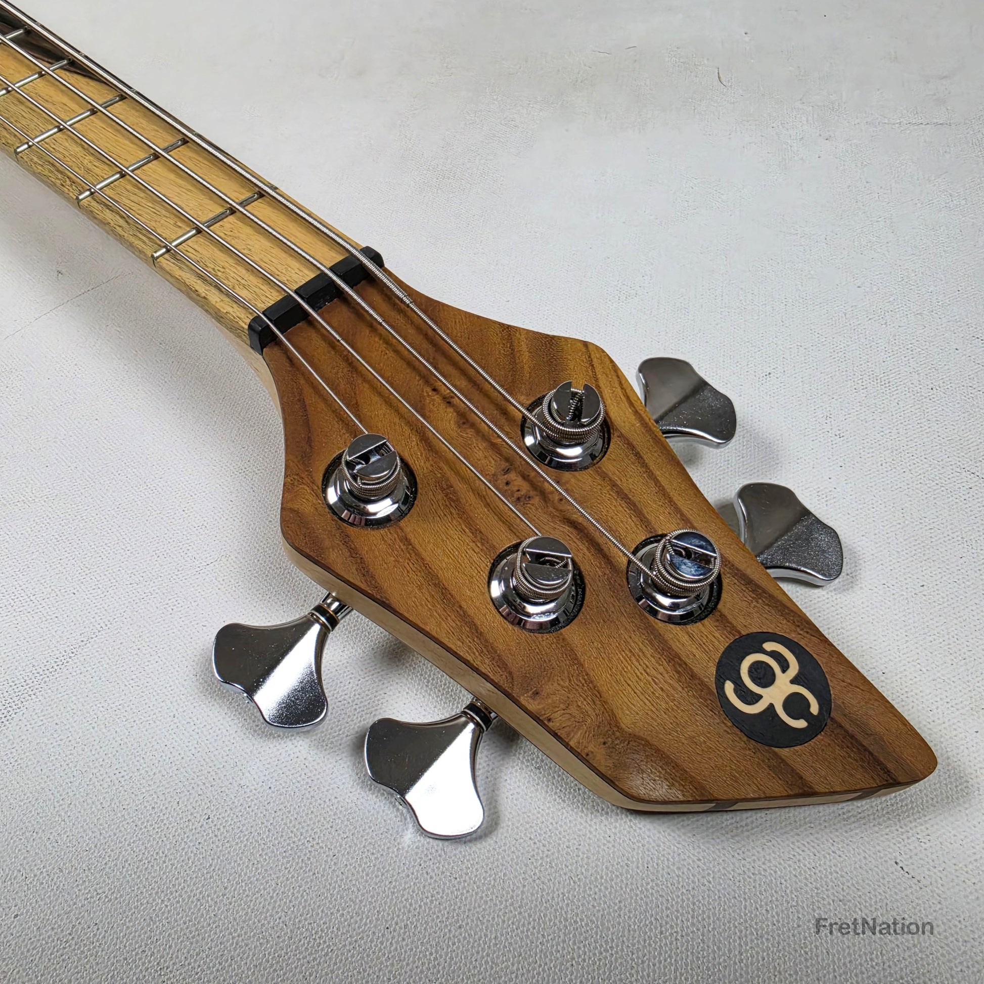 AC Guitars AC Guitars Mule 4/30 Silver Berry Short Scale 4-String Bass 30" Scale 8.40lbs