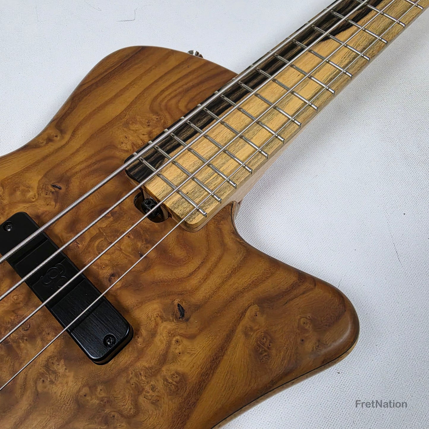 AC Guitars AC Guitars Mule 4/30 Silver Berry Short Scale 4-String Bass 30" Scale 8.40lbs