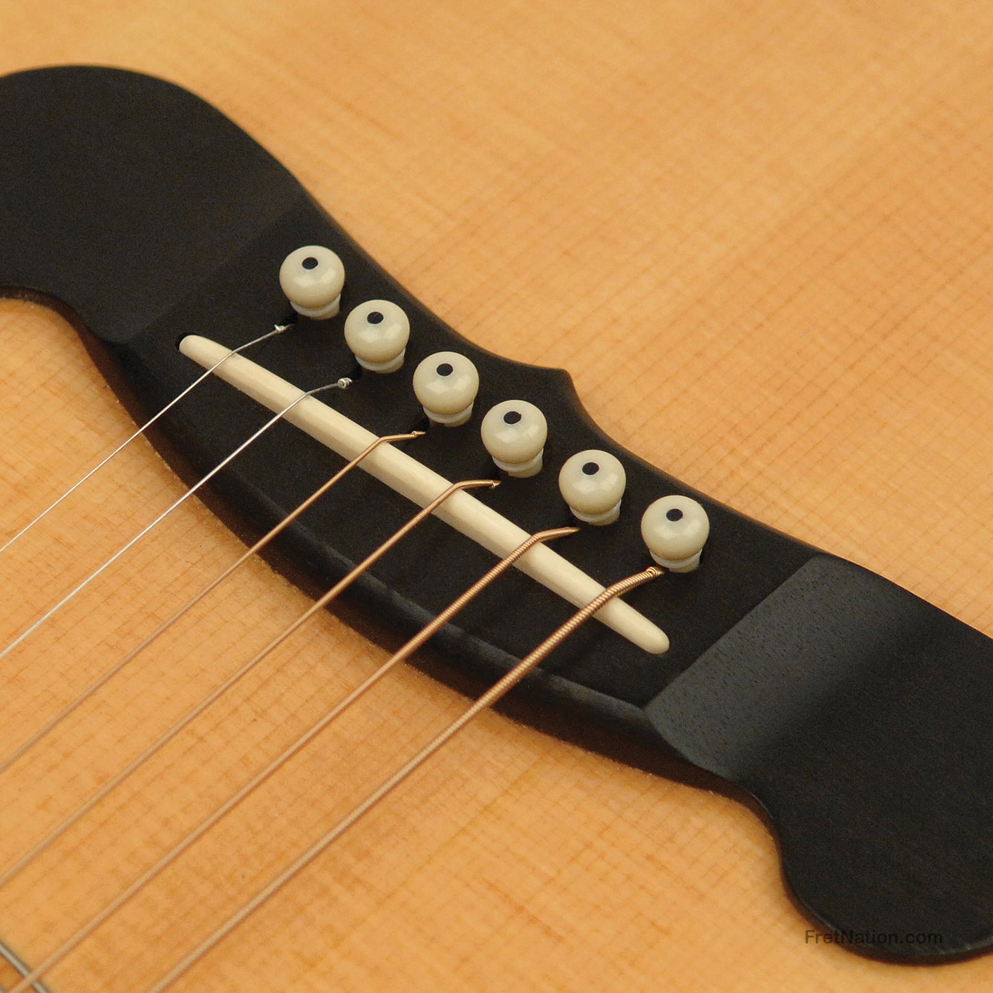 D'Addario D'Addario Injected Molded Bridge Pins with End Pin 07-pack Ivory with Ebony Dot - PWPS12
