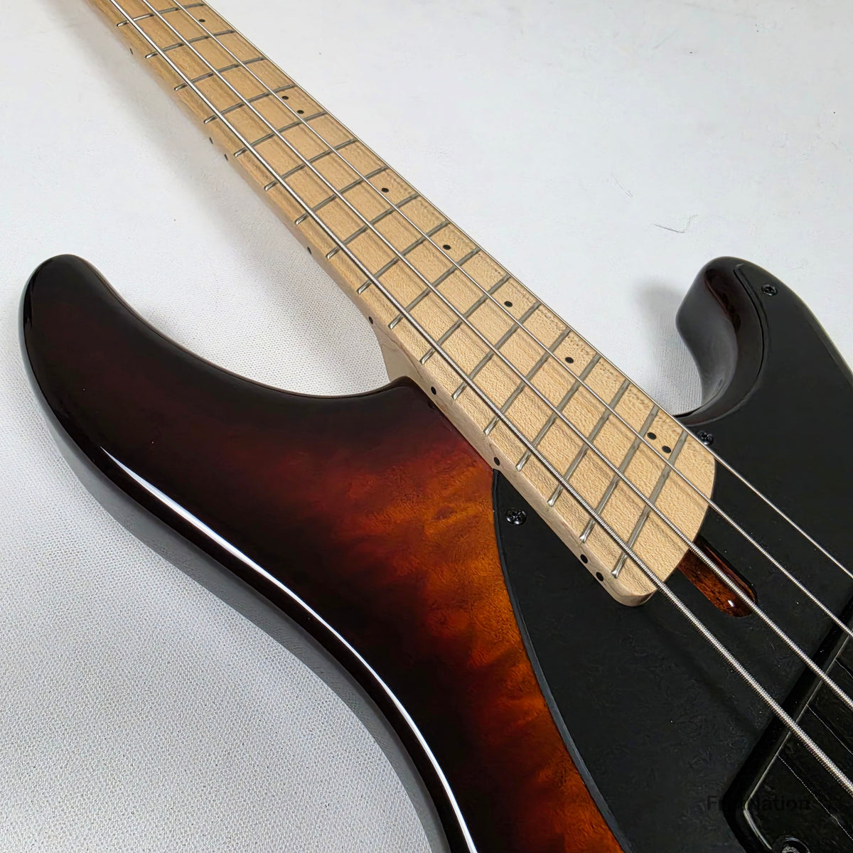 Dingwall Dingwall Combustion C3 4-String VintageBurst Bass w/ Bag - 10.00lbs 10831
