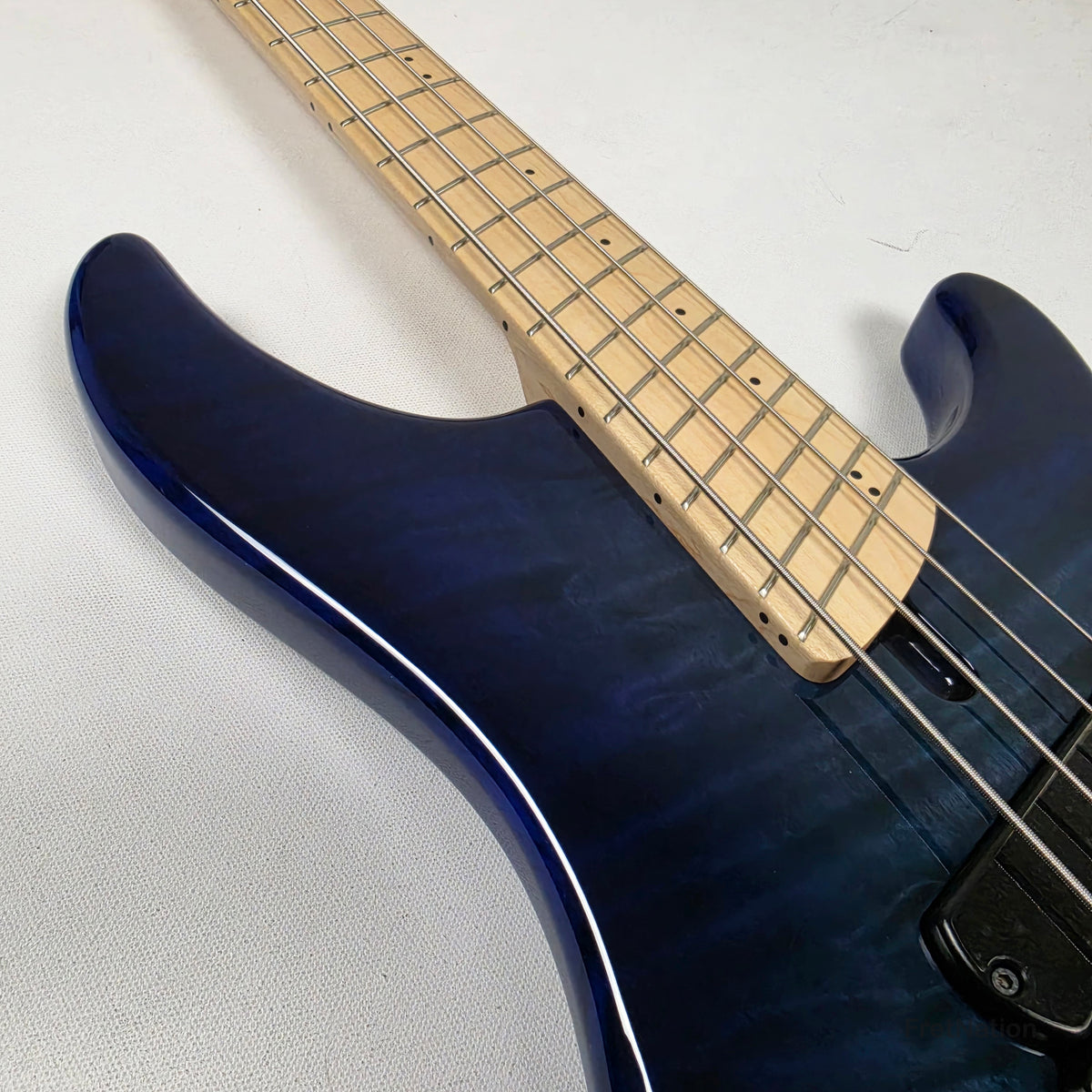 Dingwall Combustion C3 4-String Indigo Burst Bass w/ Bag - 9.64lbs 11625B