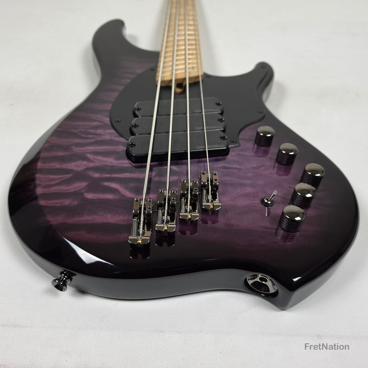 Dingwall Dingwall Combustion C3 4-String UltraViolet Burst Bass w/ Bag - 9.86lbs 12154