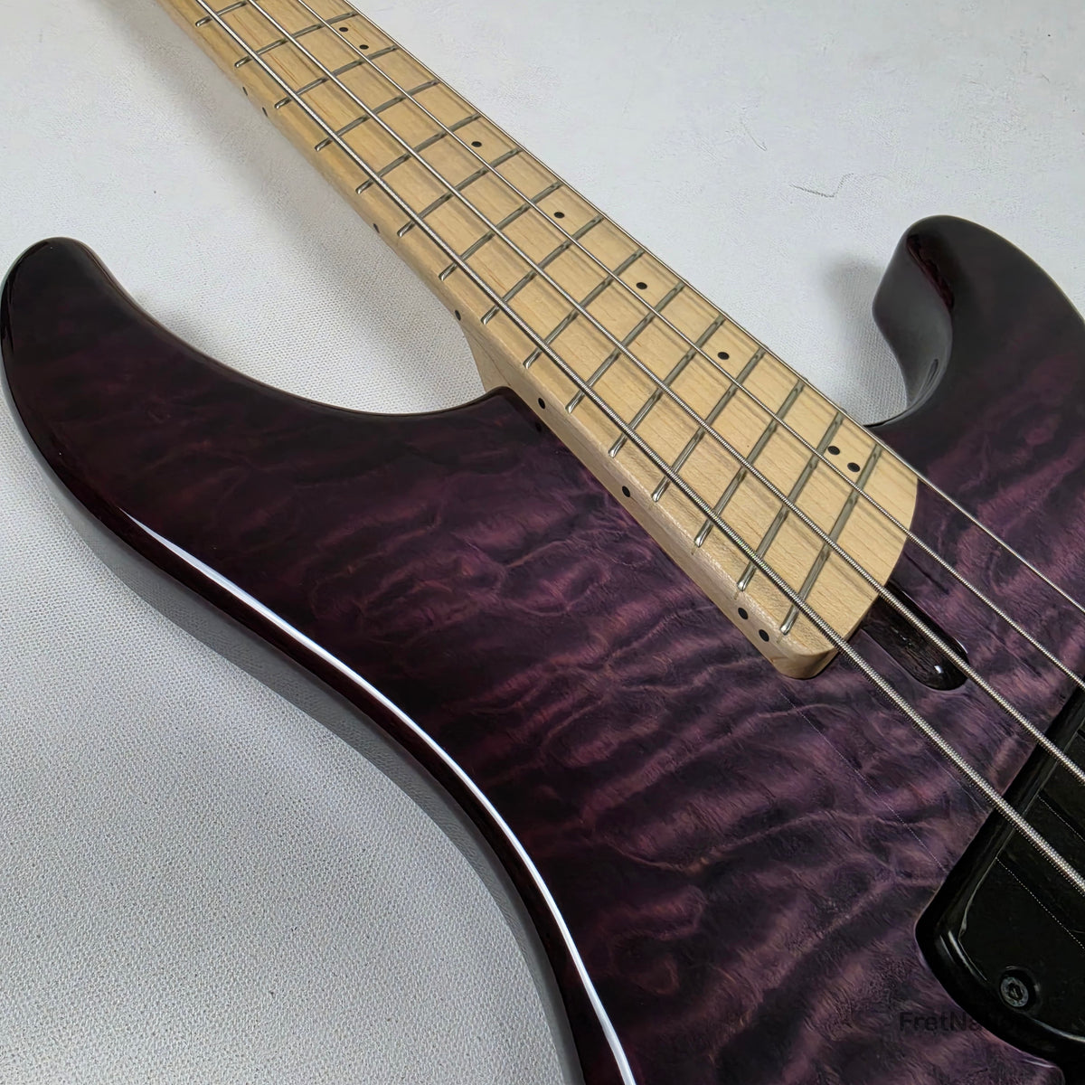 Dingwall Combustion C3 4-String UltraViolet Burst Bass w/ Bag - 9.36lbs 13411