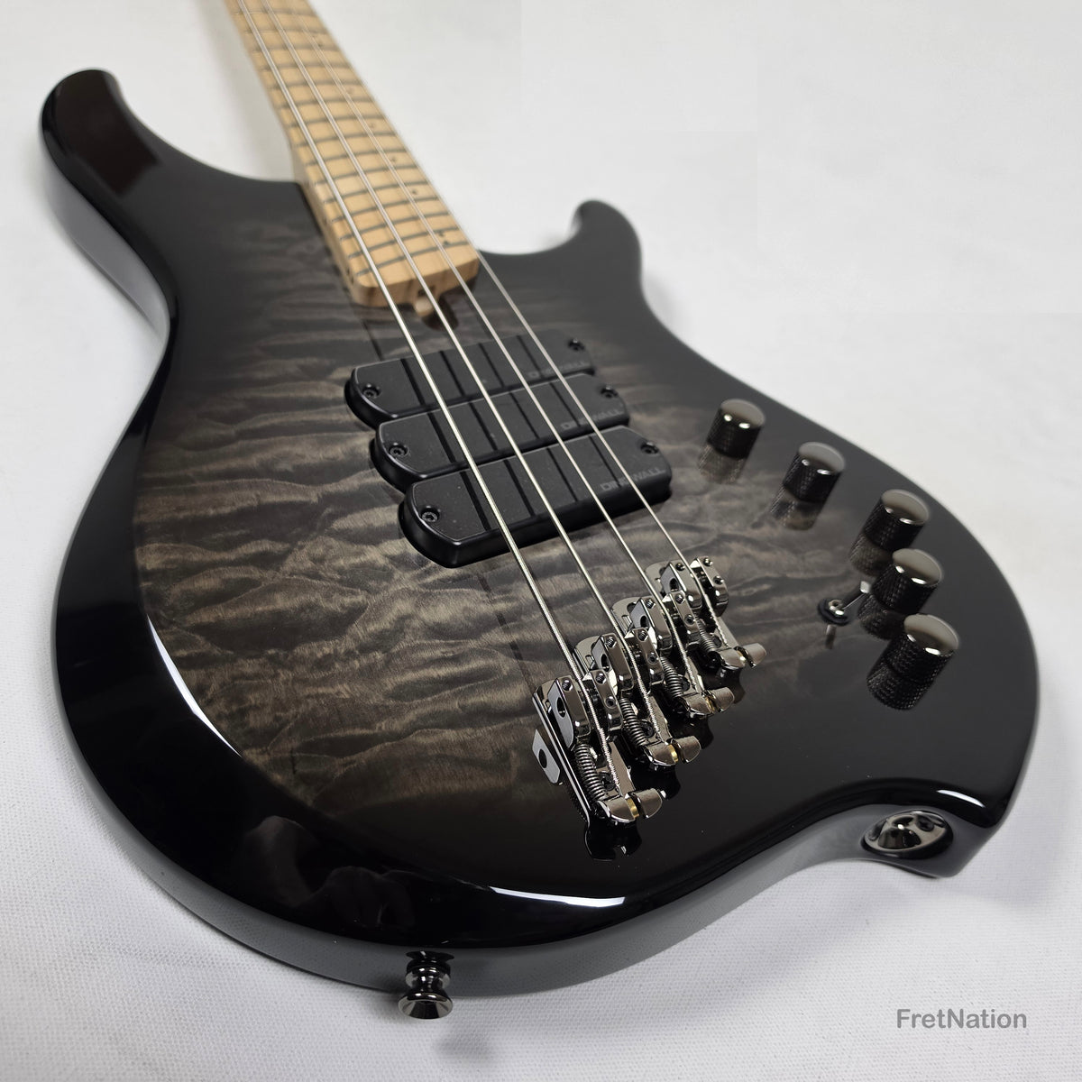 Dingwall Combustion C3 4-String 2-Tone BlackBurst Bass w/ Bag - 9.96lbs 20361