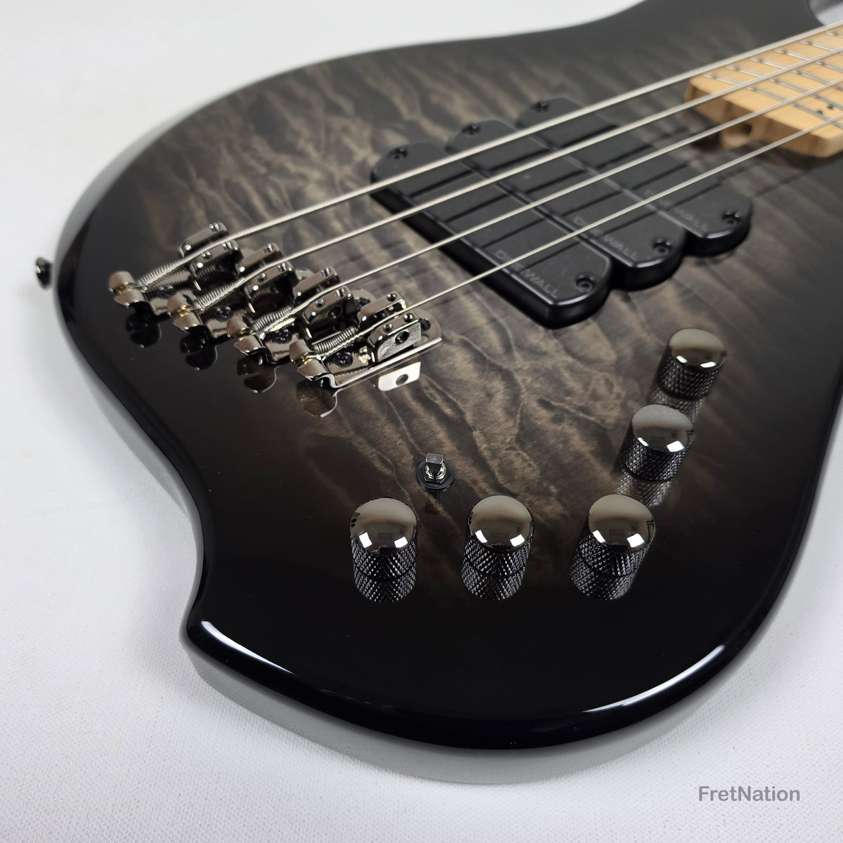 Dingwall Combustion C3 4-String 2-Tone BlackBurst Bass w/ Bag - 9.96lbs 20361