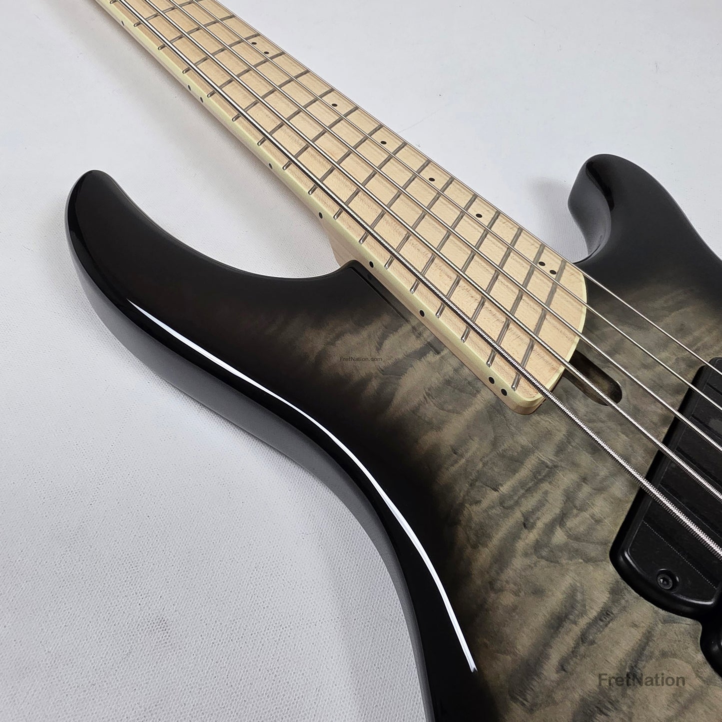 Dingwall Dingwall Combustion C3 5-String 2-Tone Black Burst w/ Maple Fingerboard - 9.94lbs 19653B - B-Stock