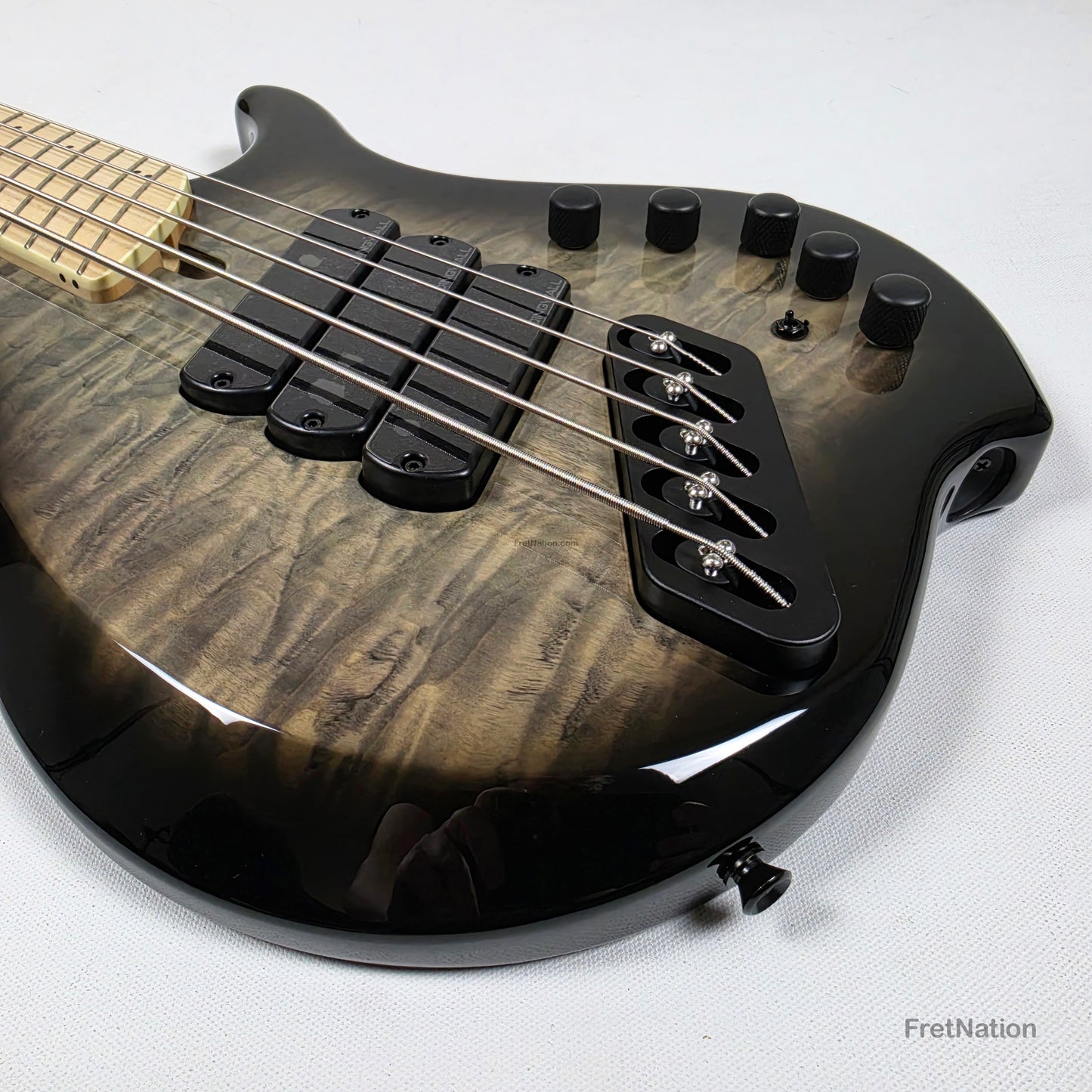Dingwall Dingwall Combustion C3 5-String 2-Tone Black Burst w/ Maple Fingerboard - 9.94lbs 19653B - B-Stock