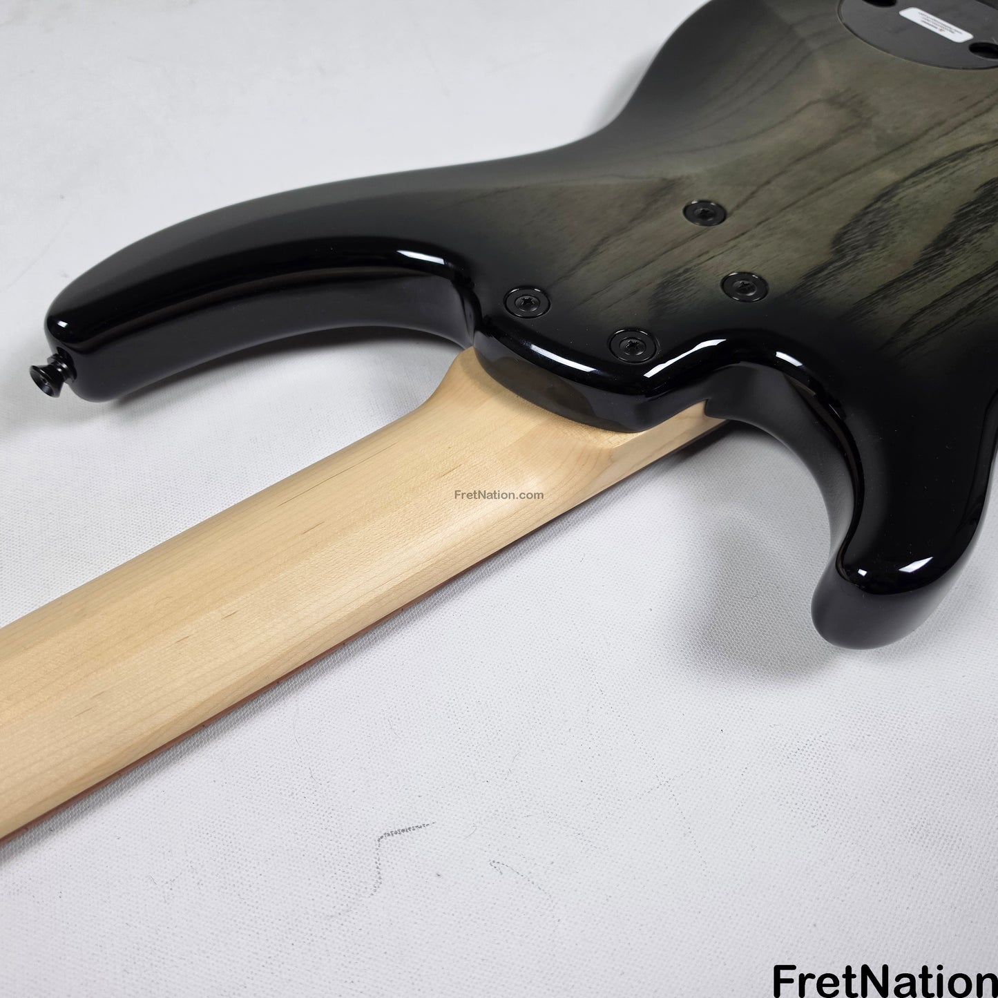 Dingwall Dingwall Combustion C3 5-String 2-Tone Black Burst w/ Pau Ferro Fingerboard - 9.98lbs 19728B - B-Stock