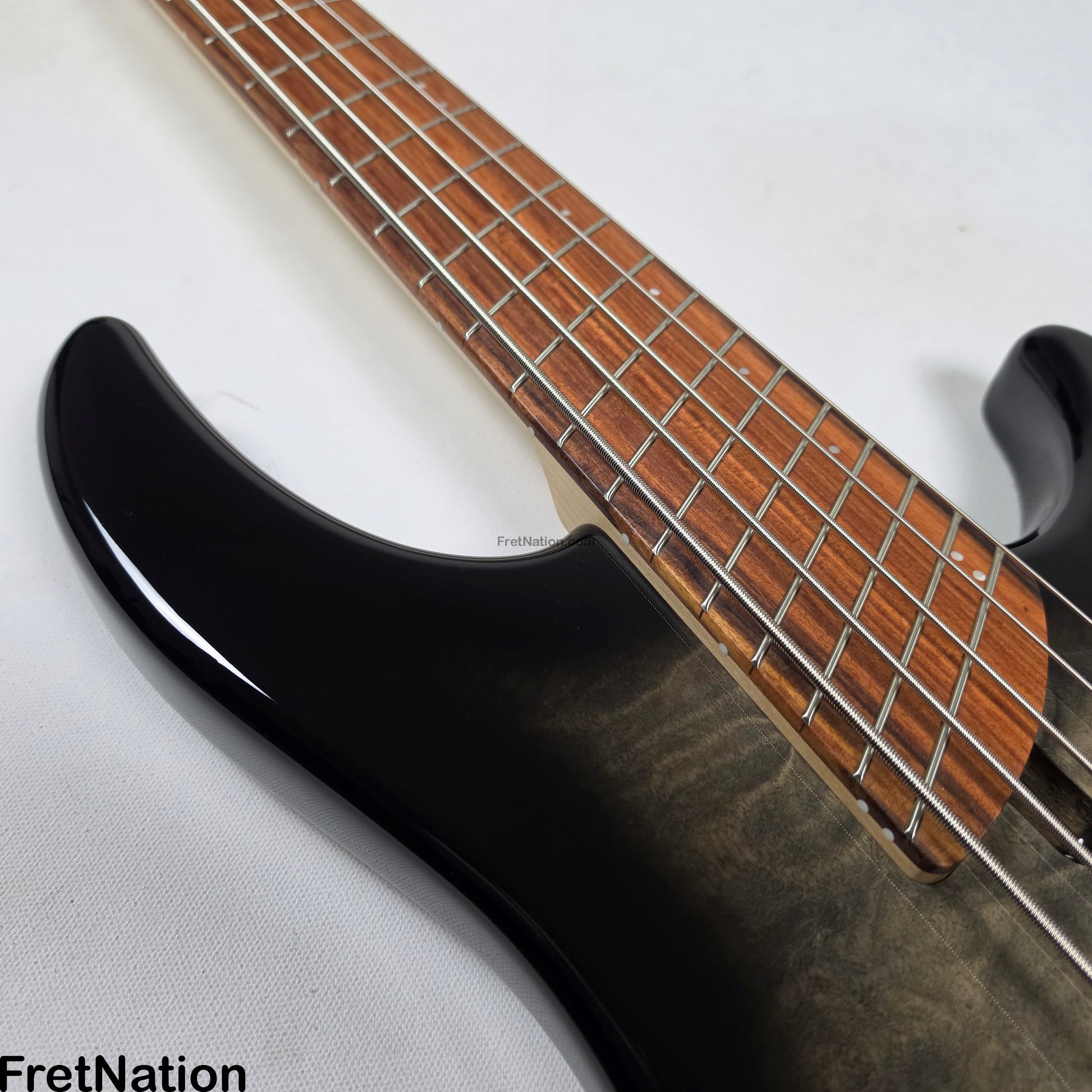 Dingwall Dingwall Combustion C3 5-String 2-Tone Black Burst w/ Pau Ferro Fingerboard - 9.98lbs 19728B - B-Stock