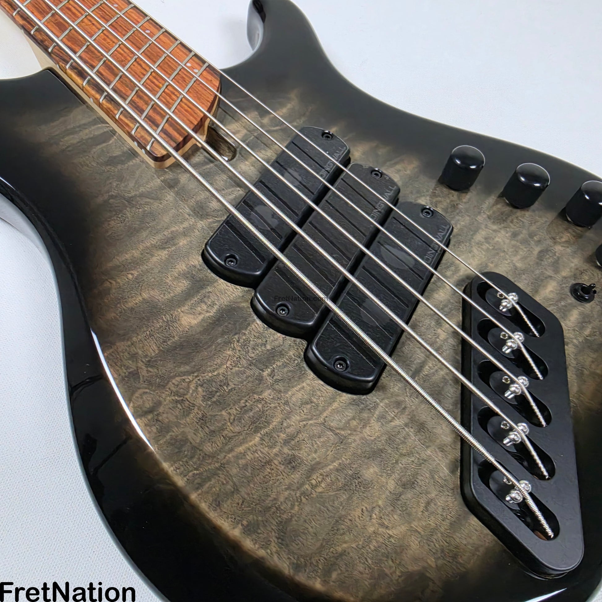Dingwall Dingwall Combustion C3 5-String 2-Tone Black Burst w/ Pau Ferro Fingerboard - 9.98lbs 19728B - B-Stock