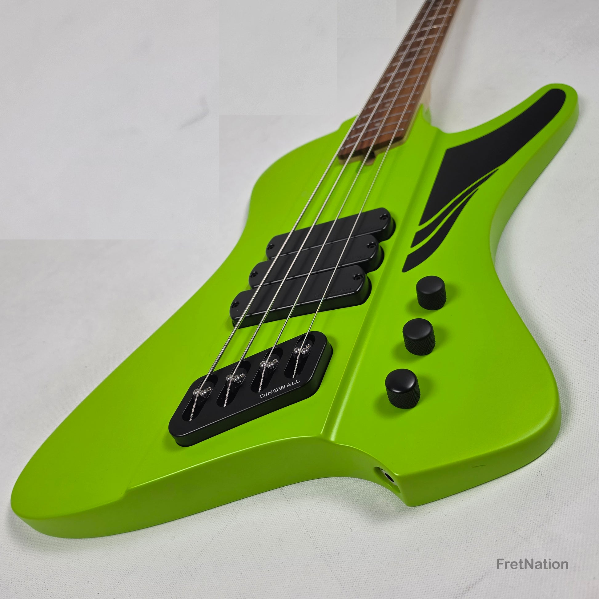 Dingwall Dingwall D-Roc Standard 4-String Matte Ferrari Green - 9.06lbs #21210
