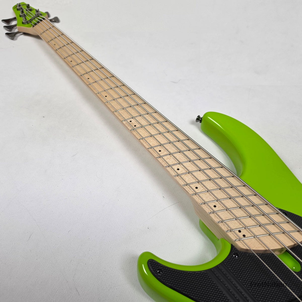 Dingwall Dingwall NG3 Lefty-Handed 5-String Ferrari Green Bass w/ Bag - 8.82lbs 12944