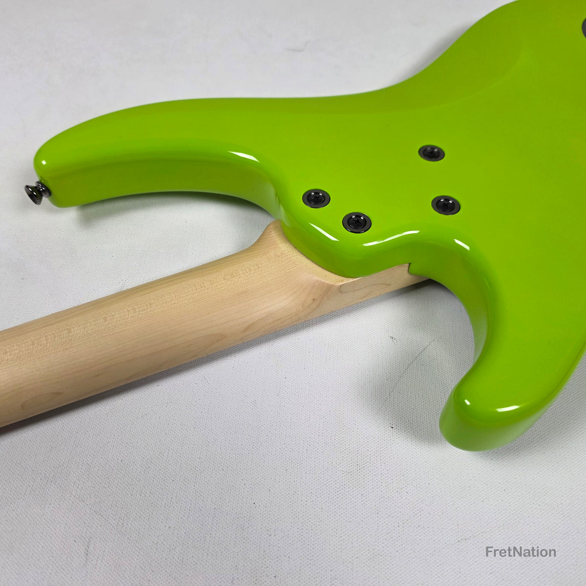 Dingwall NG3 4-String Ferrari Green w/ Bag 8.48lbs 14587 - B-Stock
