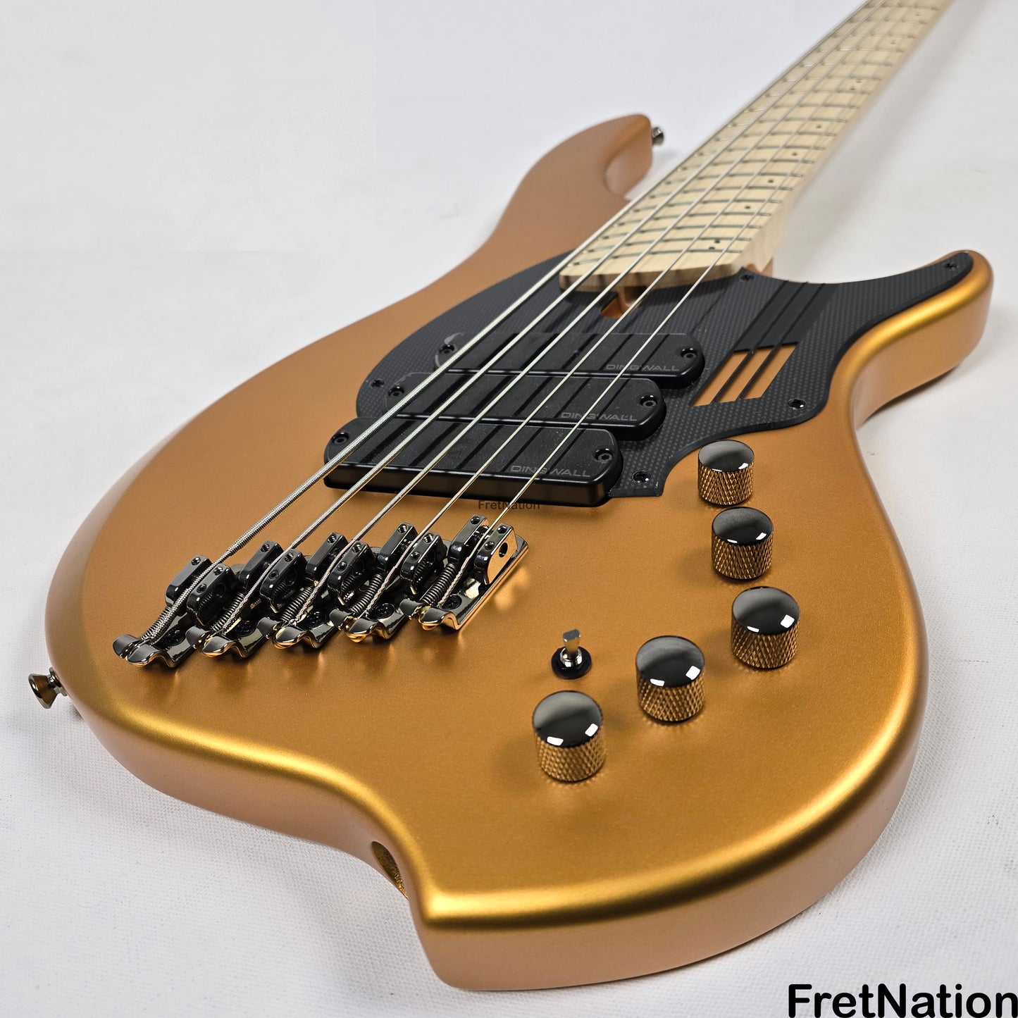 Dingwall Dingwall NG3 5-String Matte Gold Metallic Bass w/ Bag 8.96lbs 17183