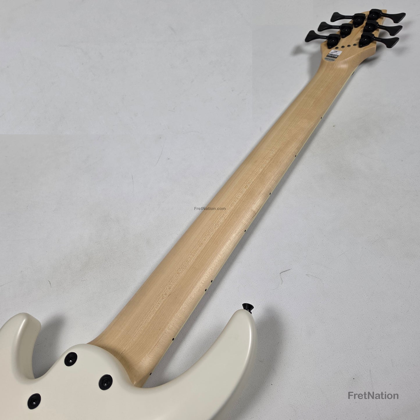 Dingwall Dingwall NG3 6-String Matte Ducati White Pearl Bass w/ Bag 9.72lbs #19965B B-Stock