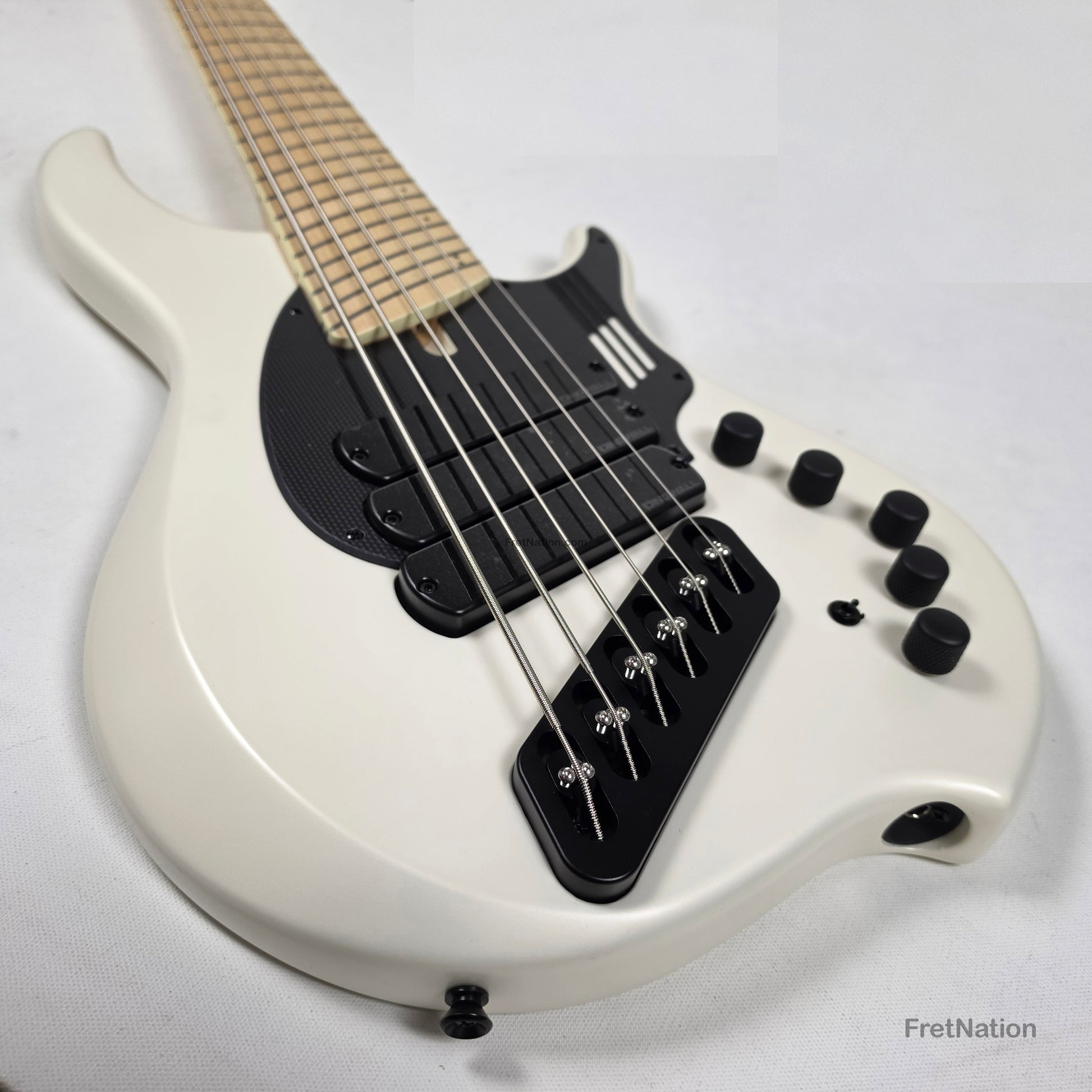 Dingwall Dingwall NG3 6-String Matte Ducati White Pearl Bass w/ Bag 9.72lbs #19965B B-Stock