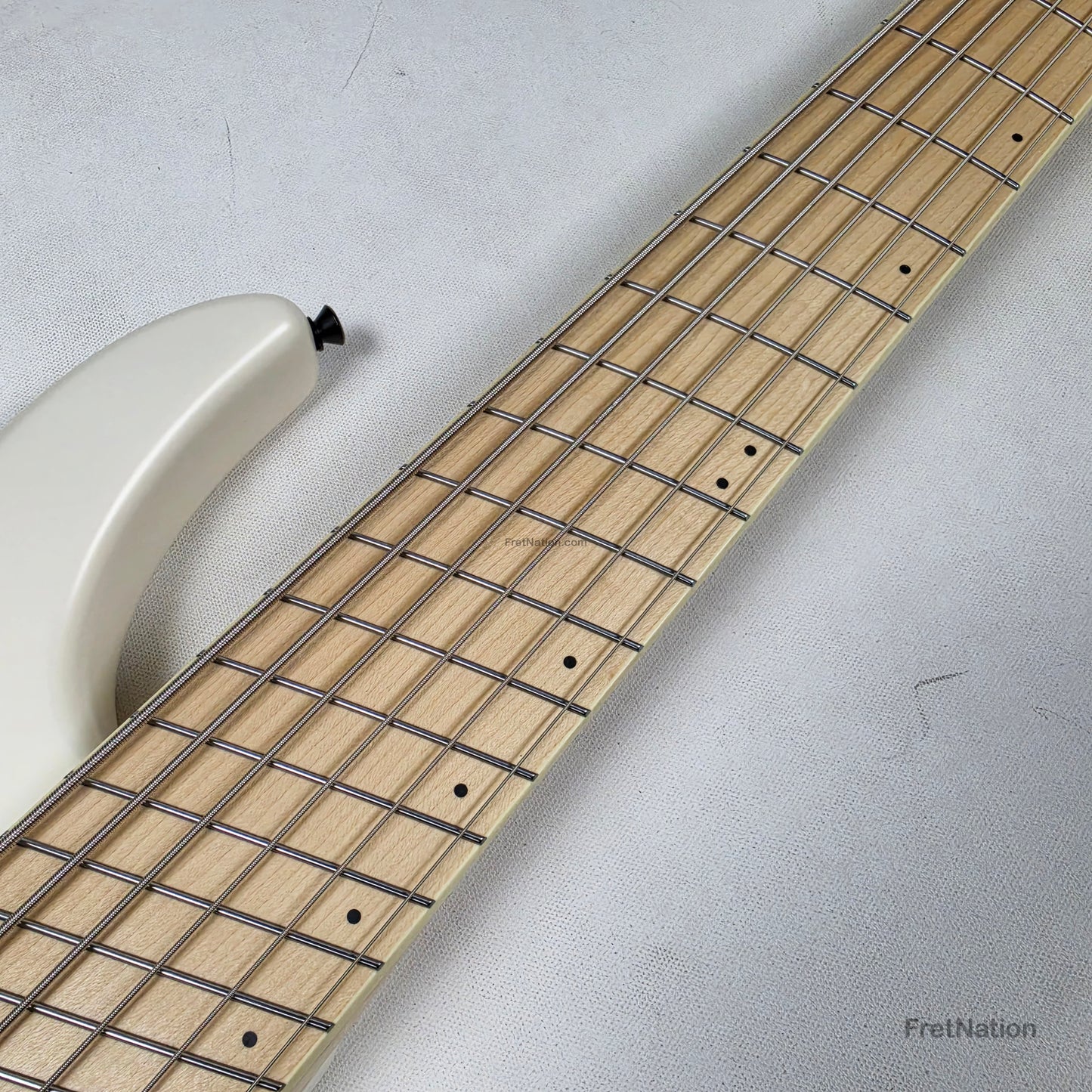 Dingwall Dingwall NG3 6-String Matte Ducati White Pearl Bass w/ Bag 9.72lbs #19965B B-Stock
