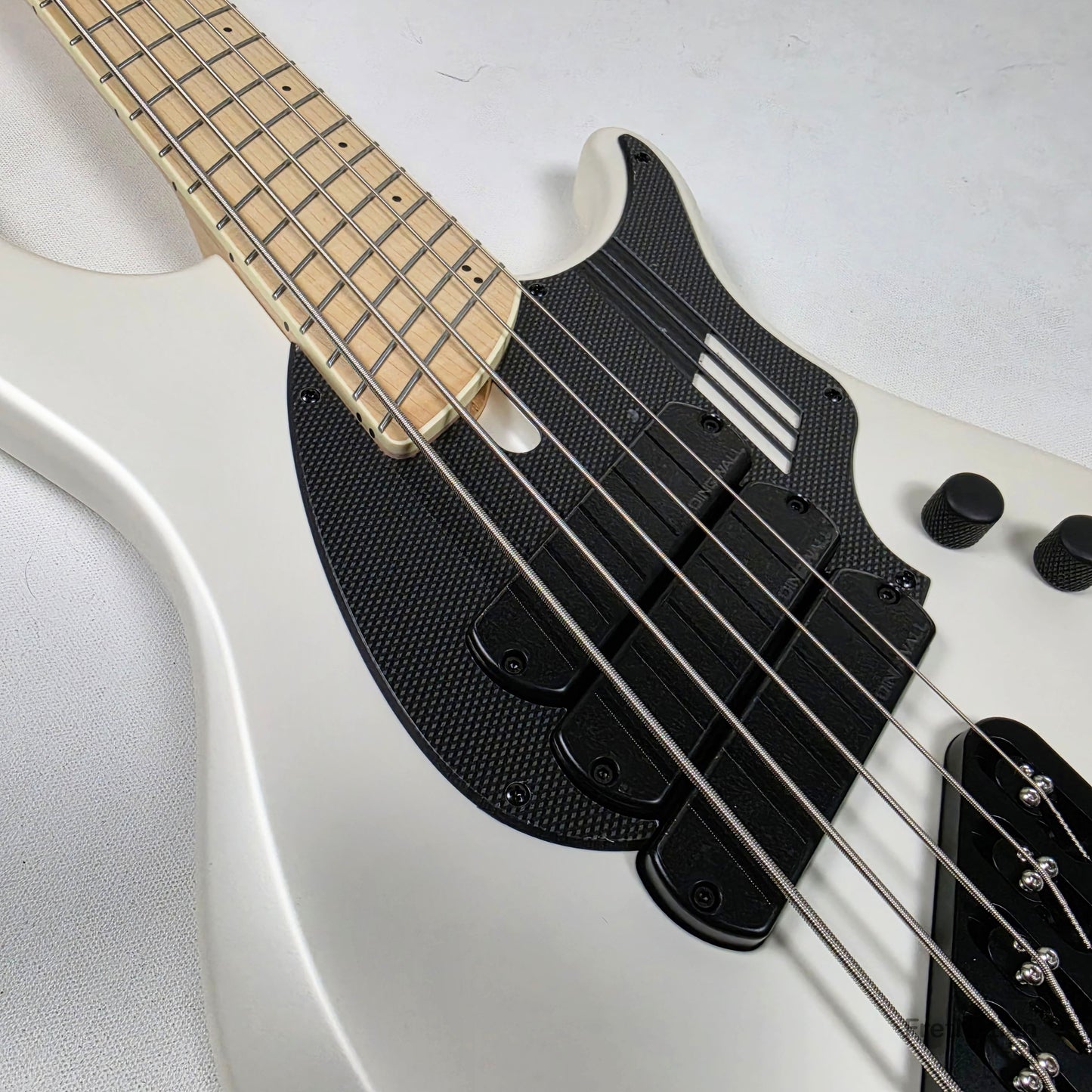 Dingwall NG3 5-String Ducati White Fanned Fret Multi-Scale - 9.06lbs #21063