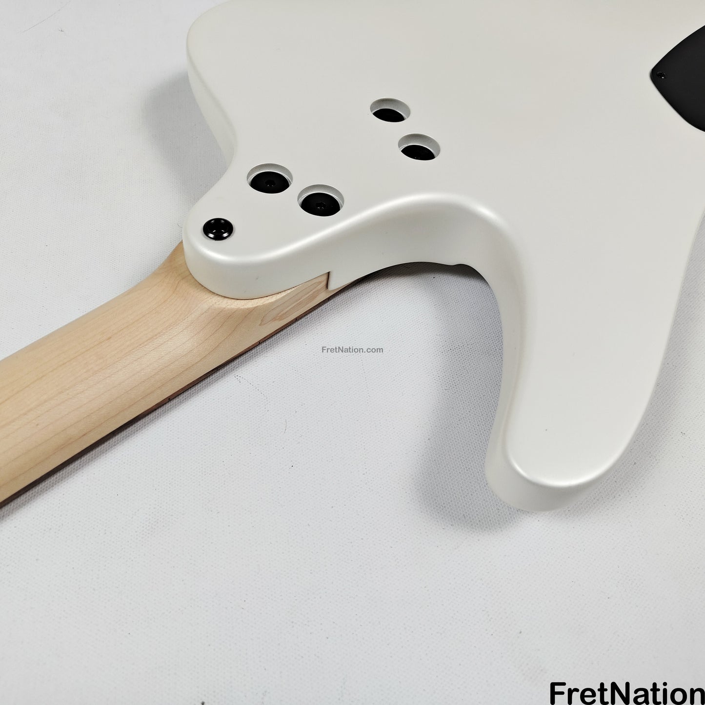 Dingwall Dingwall D-Roc Standard 4-String Ducati White - 9.84lbs #18969