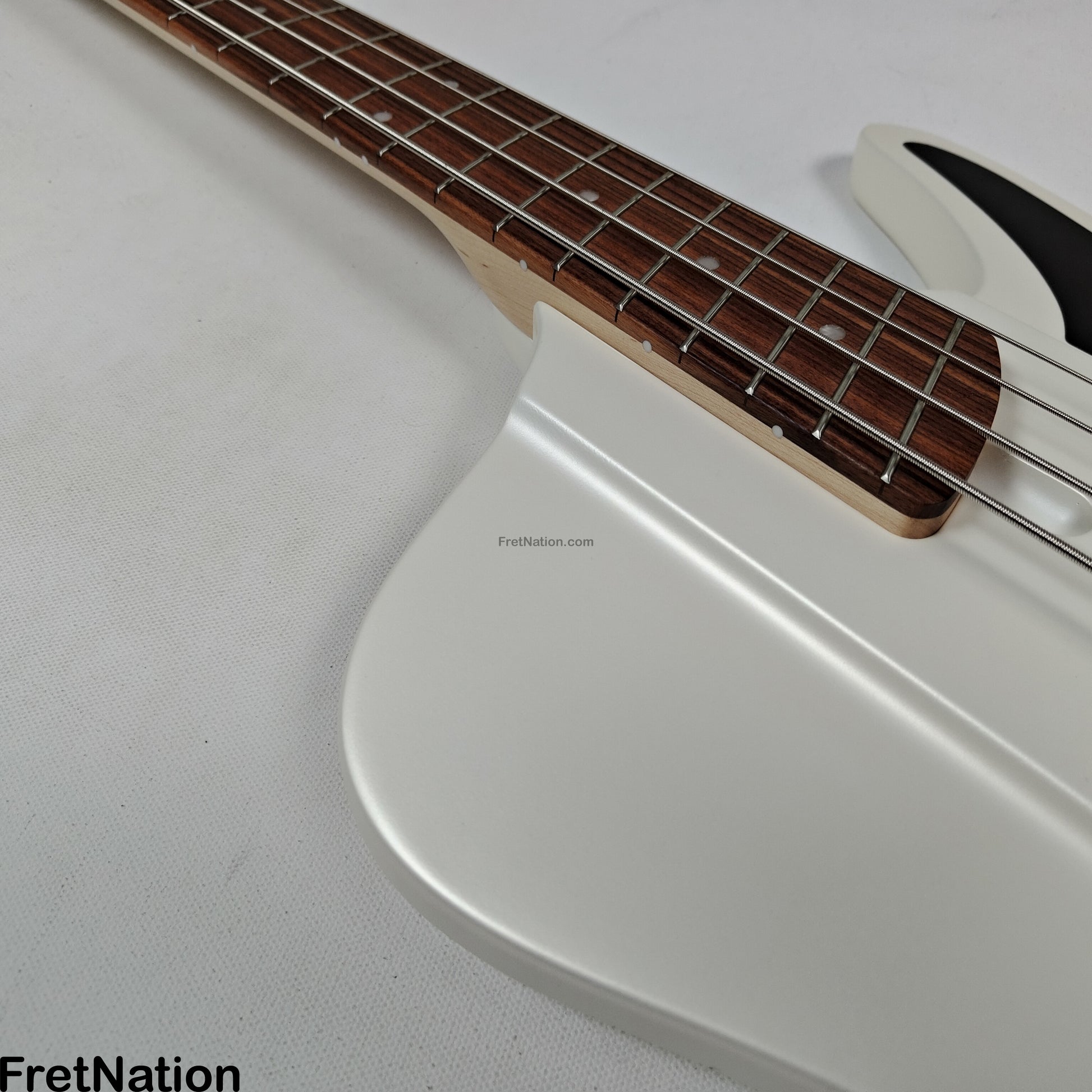 Dingwall Dingwall D-Roc Standard 4-String Ducati White - 9.84lbs #18969