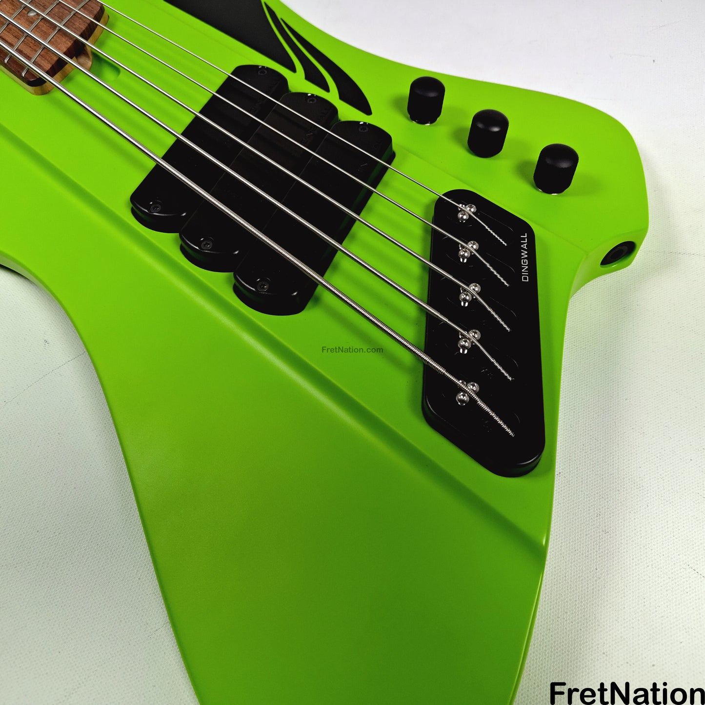 Dingwall Dingwall D-Roc Standard 5-String Matte Ferrari Green - 8.90lbs #16169