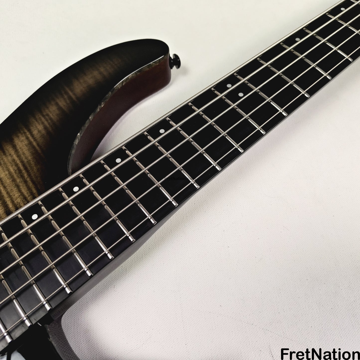 KLOS Guitars KLOS Apollo V Custom Headless 5-String Bass Black Flame Fishman Fluence 8.90lbs