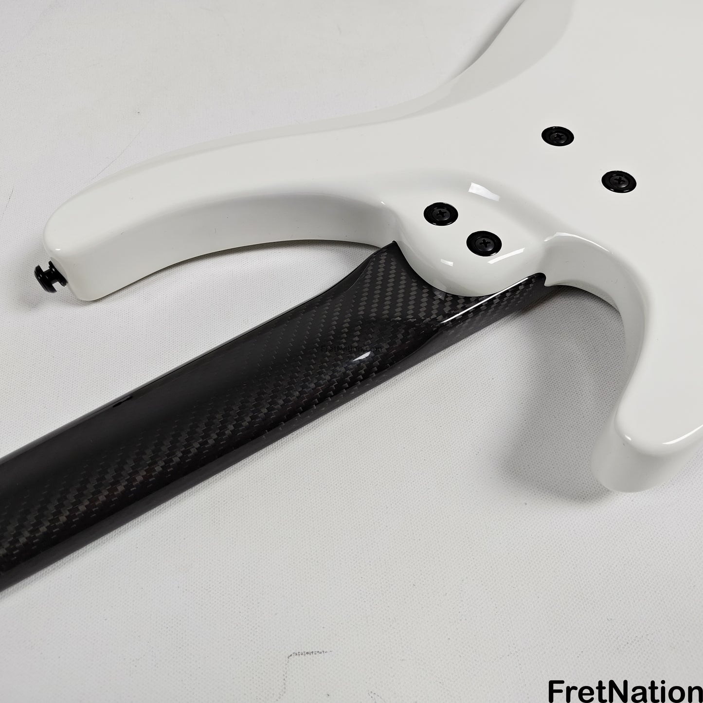 KLOS Guitars KLOS Apollo IV Standard 4-String Bass White w/ Carbon Fiber Neck 7.62lbs