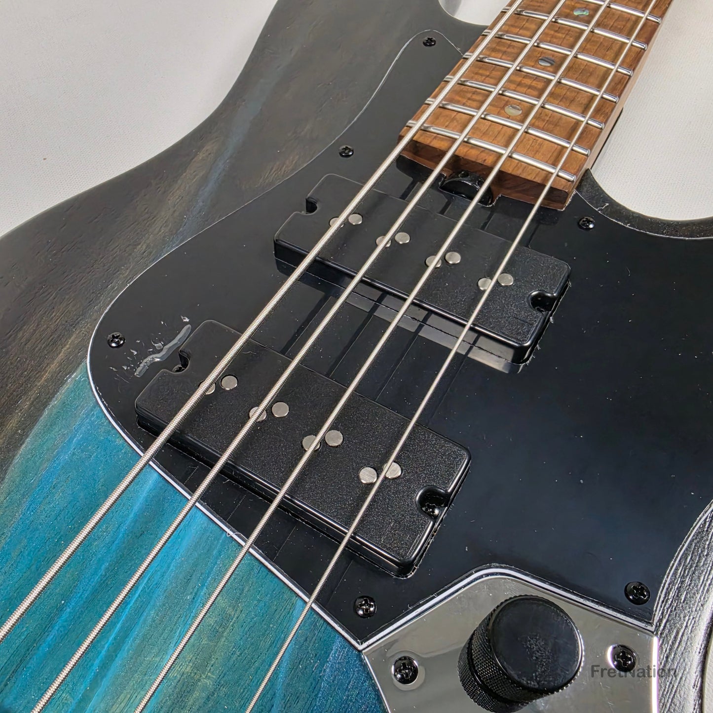McGrath J-Style Thumper Short Scale 4-String Bass Nordstrands Passive - Black Sands 8.20lbs
