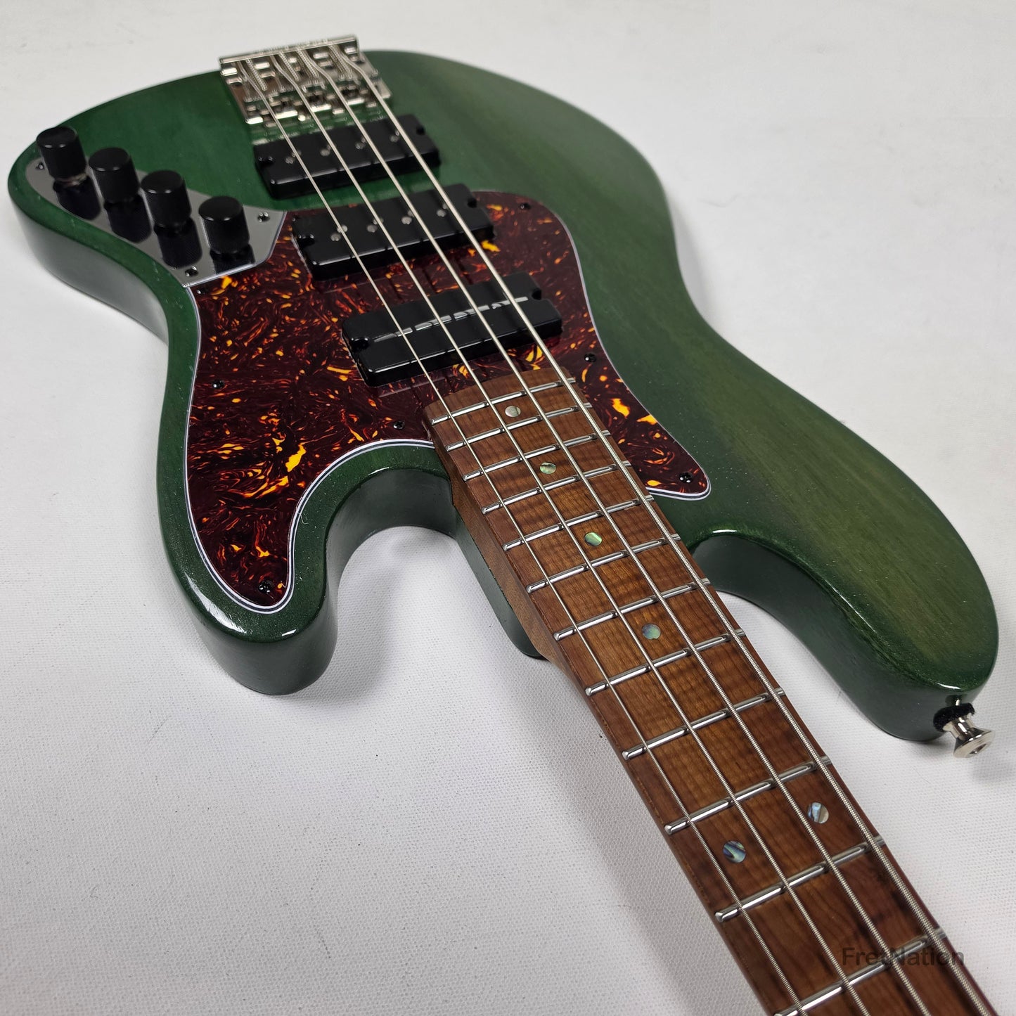 McGrath J-Style Thunderhorse IV 4-String Bass Nordstrand 12-Way Tilt - British Racing Green 9.02lbs