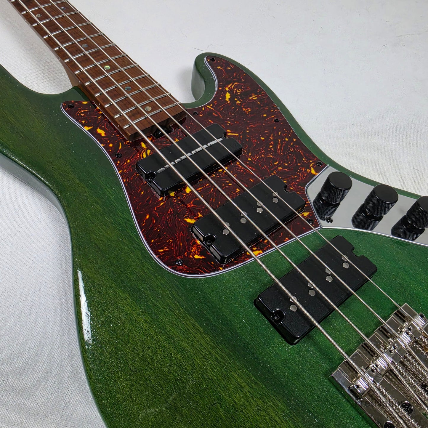 McGrath J-Style Thunderhorse IV 4-String Bass Nordstrand 12-Way Tilt - British Racing Green 9.02lbs