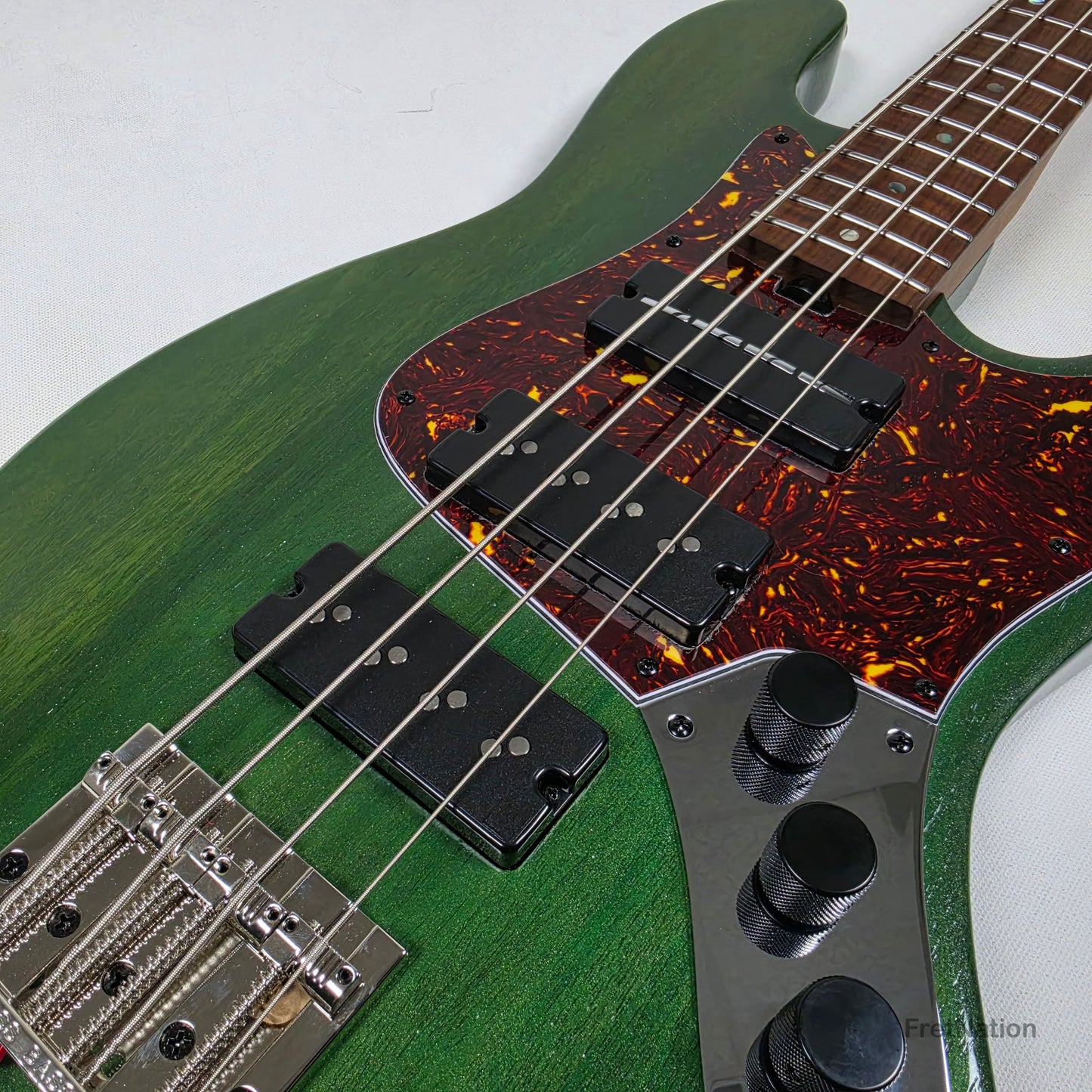 McGrath J-Style Thunderhorse IV 4-String Bass Nordstrand 12-Way Tilt - British Racing Green 9.02lbs