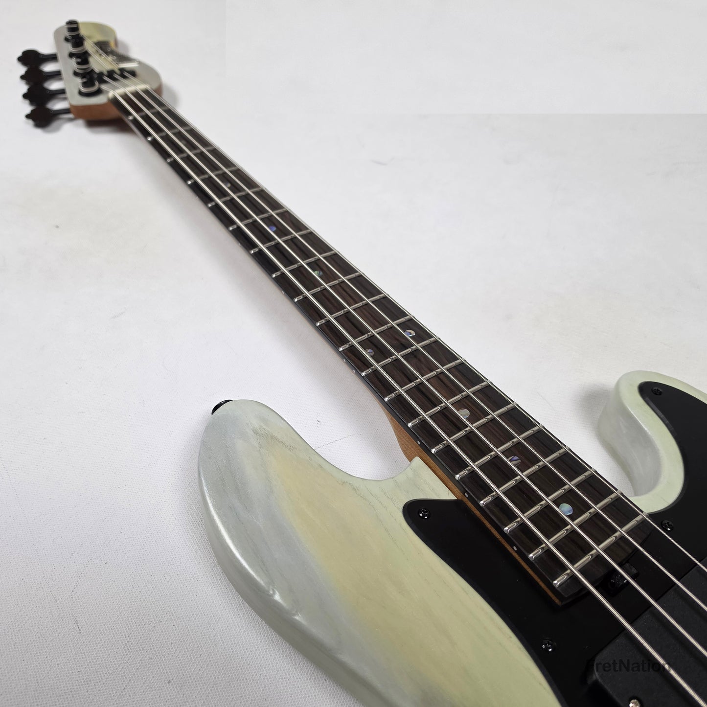 McGrath J-Style Thumper Short Scale 4-String Bass EMG Passive - White Sands 10.16lbs
