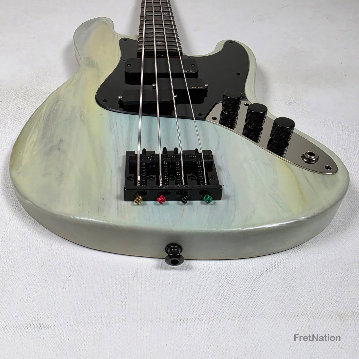 McGrath J-Style Thumper Short Scale 4-String Bass EMG Passive - White Sands 10.16lbs
