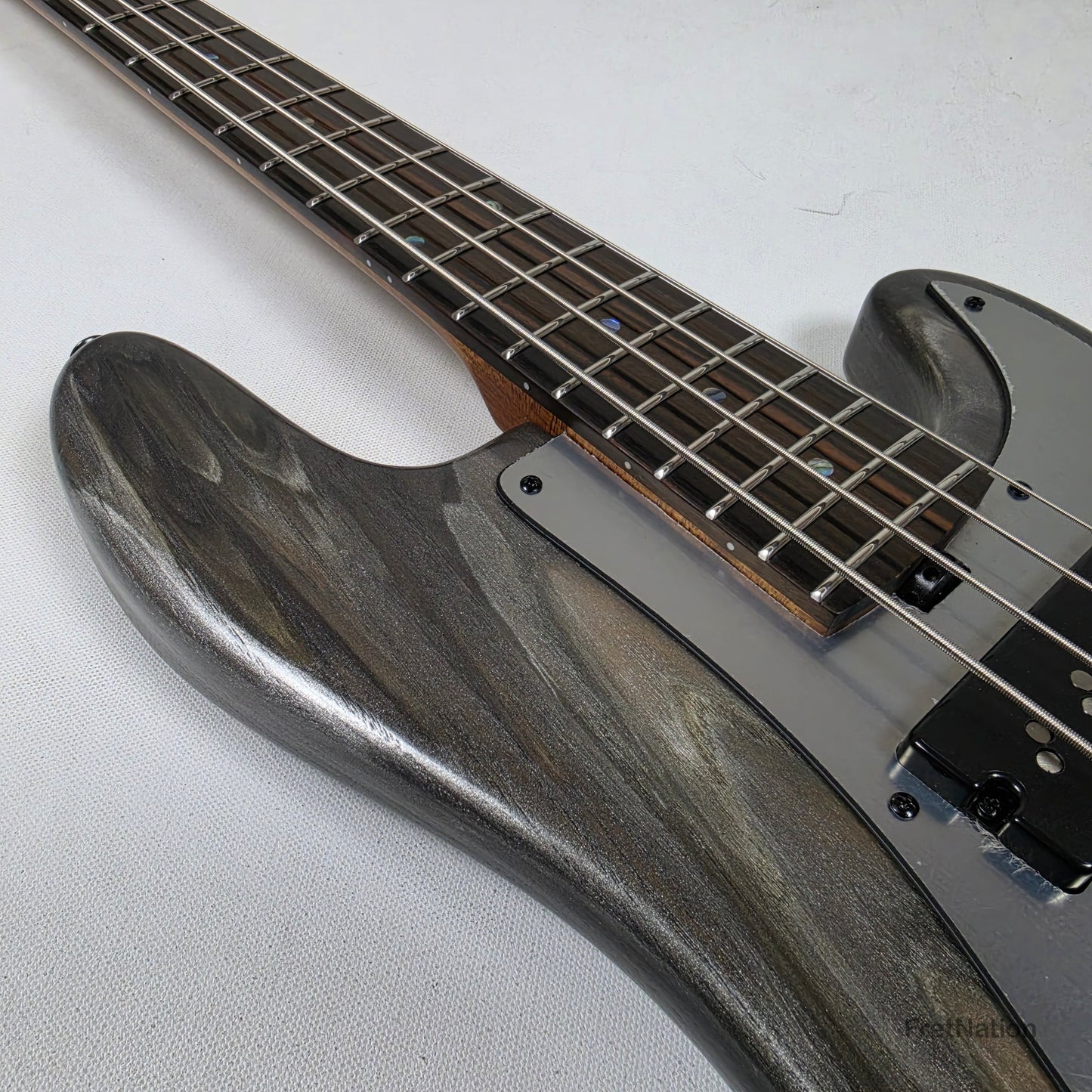 McGrath Thumper Short Scale 4-String Bass Nordstrand Passive - Damascus 8.96lbs