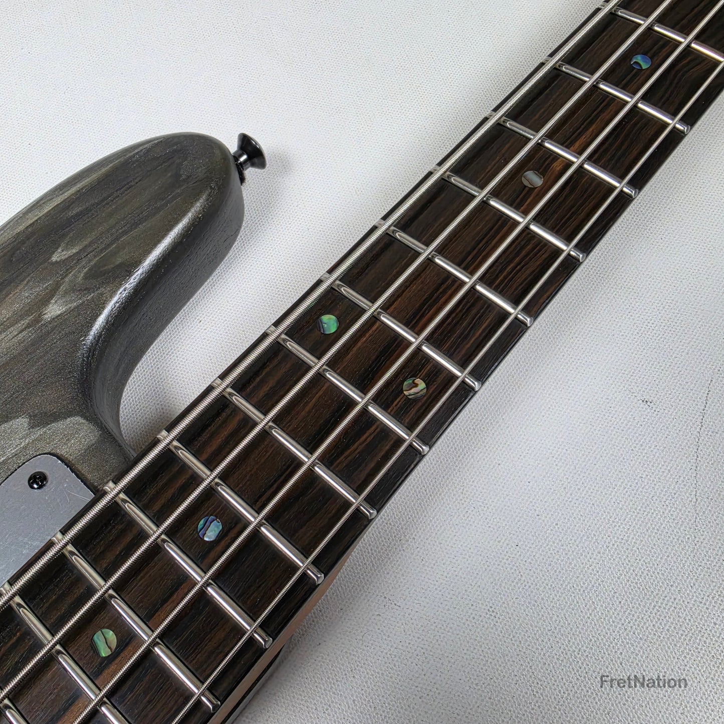 McGrath Thumper Short Scale 4-String Bass Nordstrand Passive - Damascus 8.96lbs