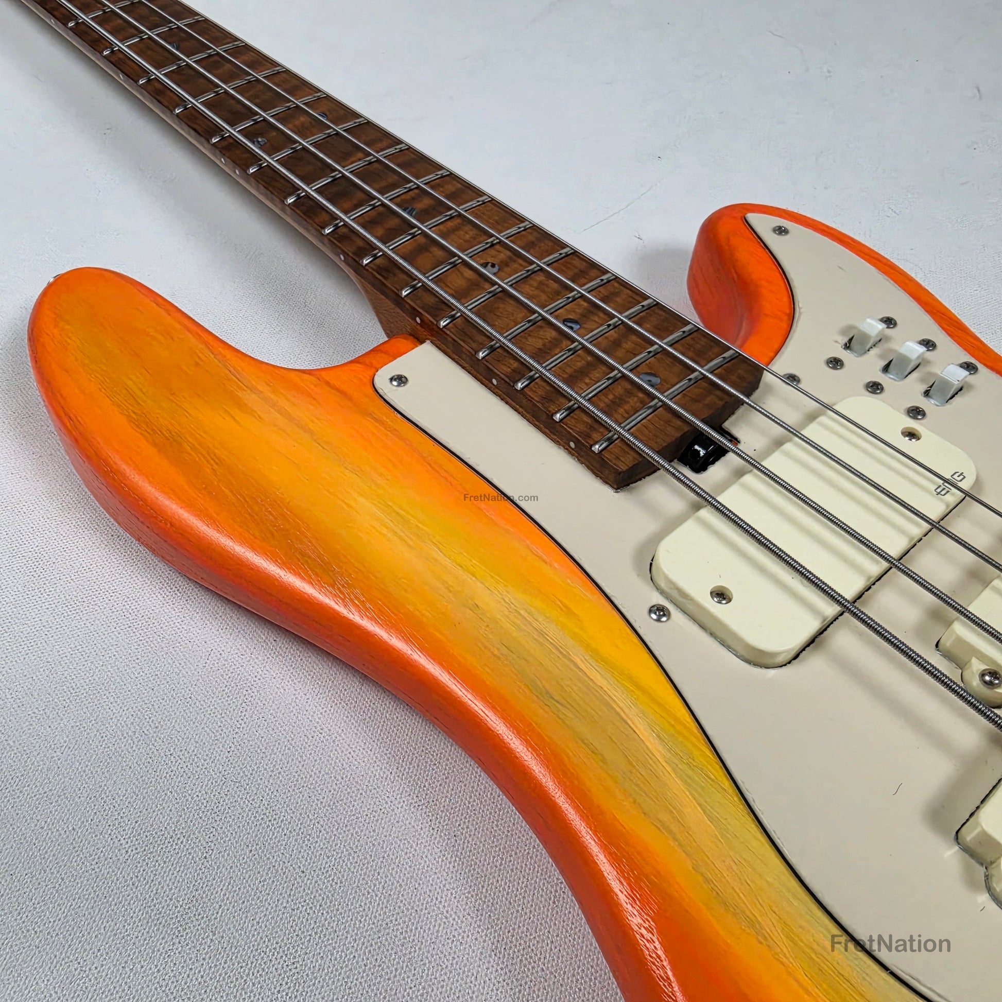 McGrath Guitars McGrath Thunderhorse IV 4-String Bass EMG - Creamsicle 8.32lbs