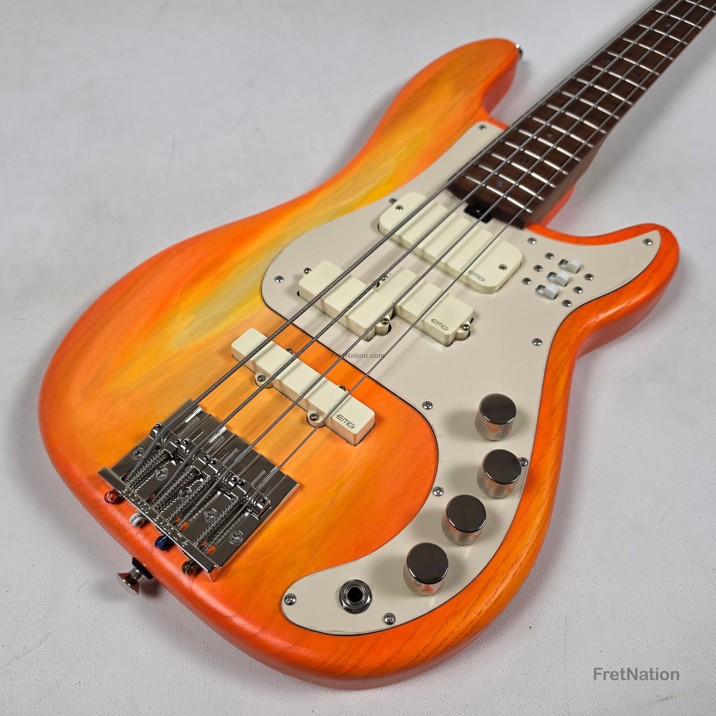 McGrath Guitars McGrath Thunderhorse IV 4-String Bass EMG - Creamsicle 8.32lbs