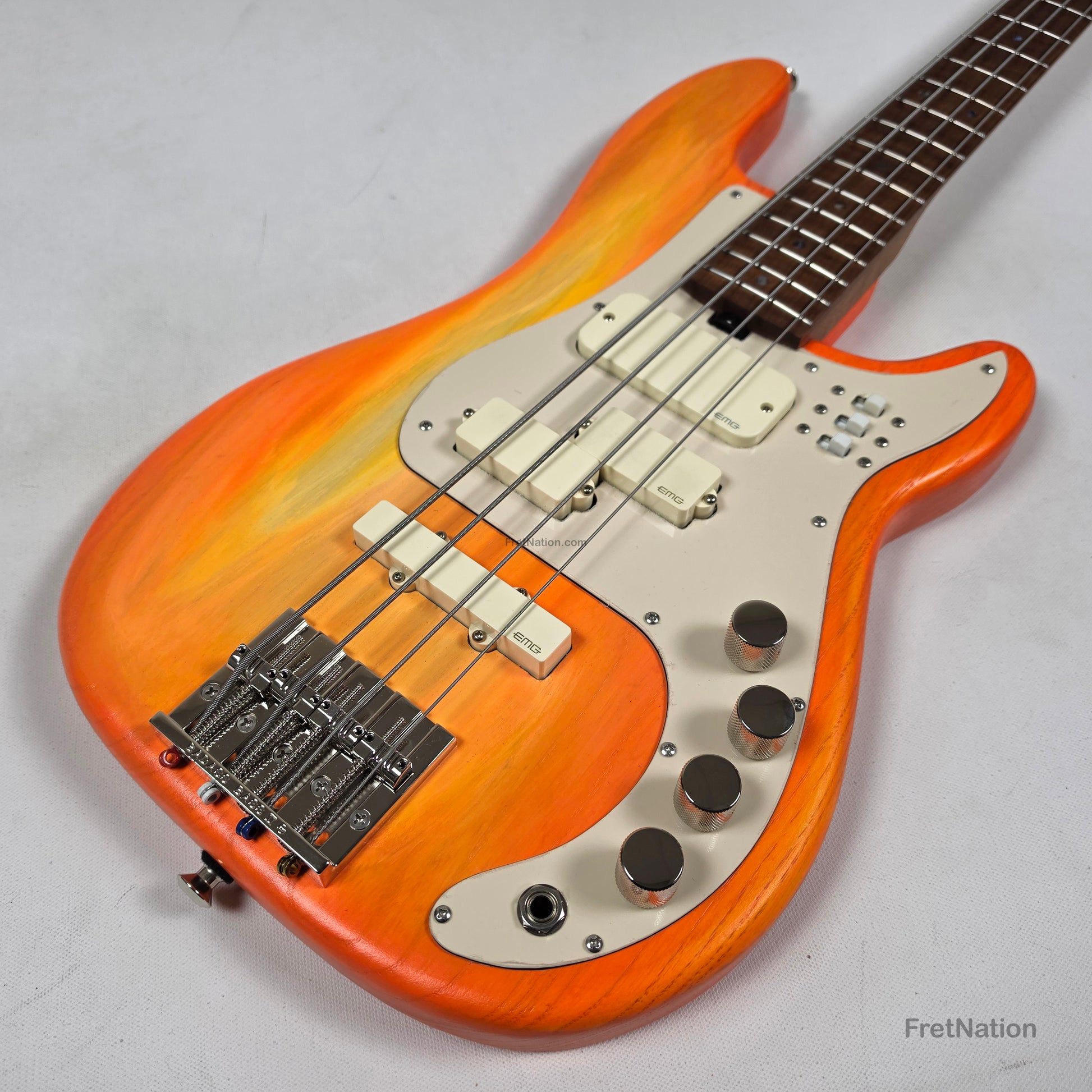 McGrath Guitars McGrath Thunderhorse IV 4-String Bass EMG - Creamsicle 8.32lbs