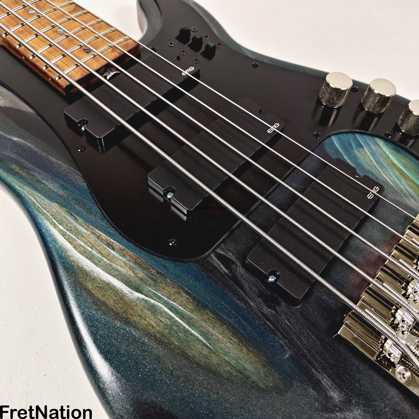 McGrath Guitars McGrath Thunderhorse V 5-String Bass EMG HZ - Black Sands 9.56lbs