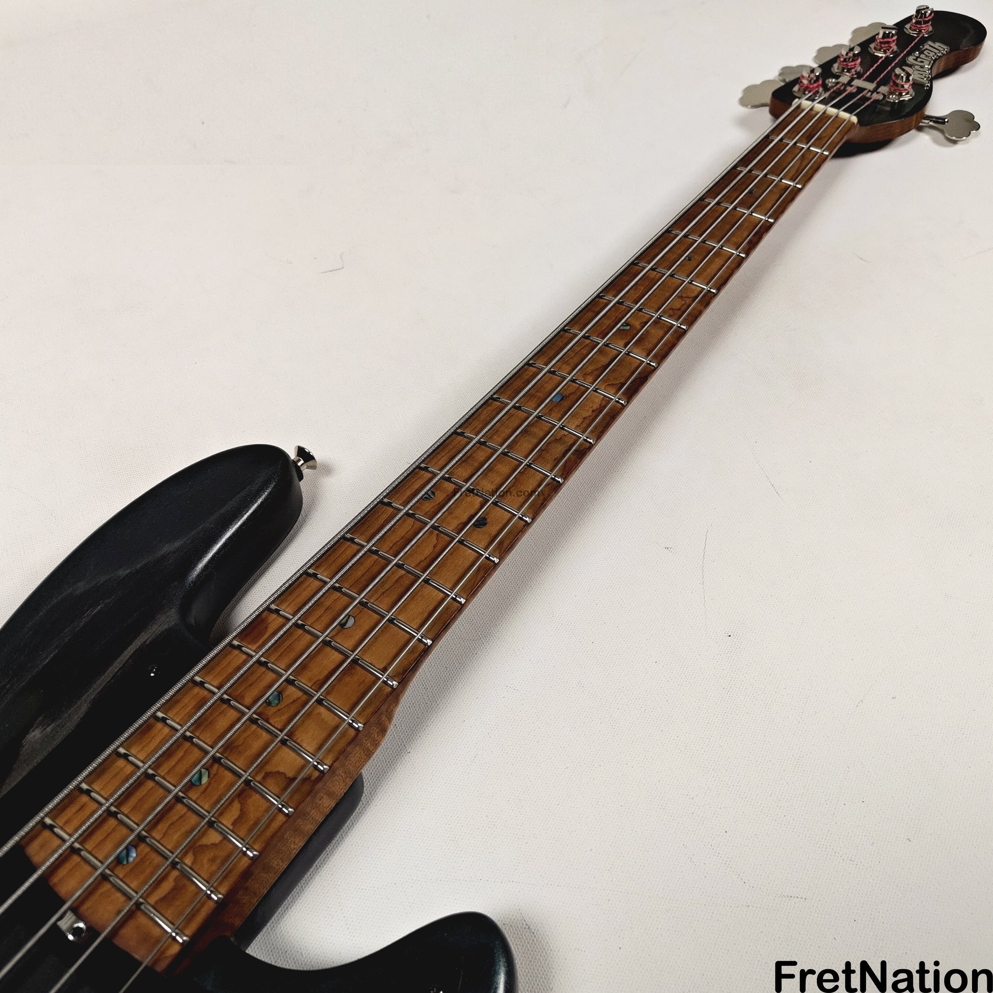 McGrath Guitars McGrath Thunderhorse V 5-String Bass EMG HZ - Black Sands 9.56lbs