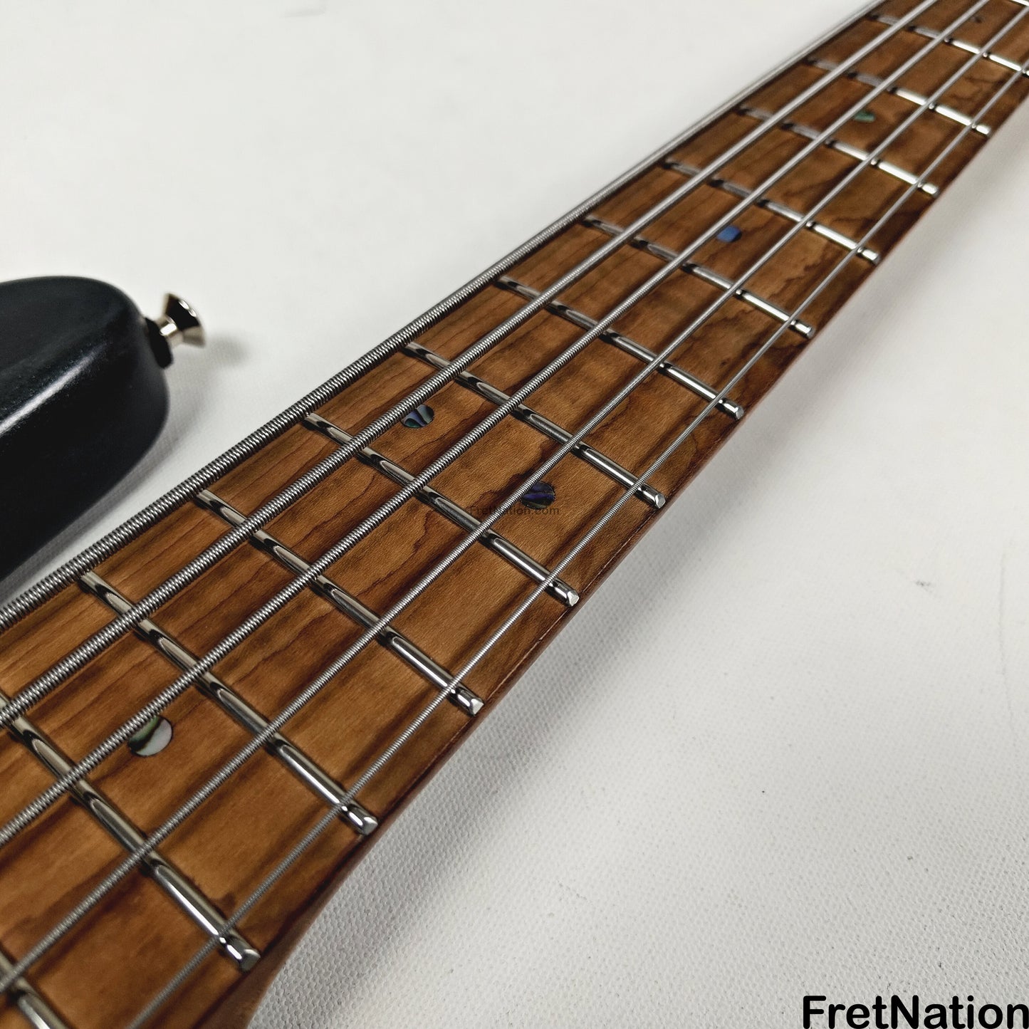 McGrath Guitars McGrath Thunderhorse V 5-String Bass EMG HZ - Black Sands 9.56lbs