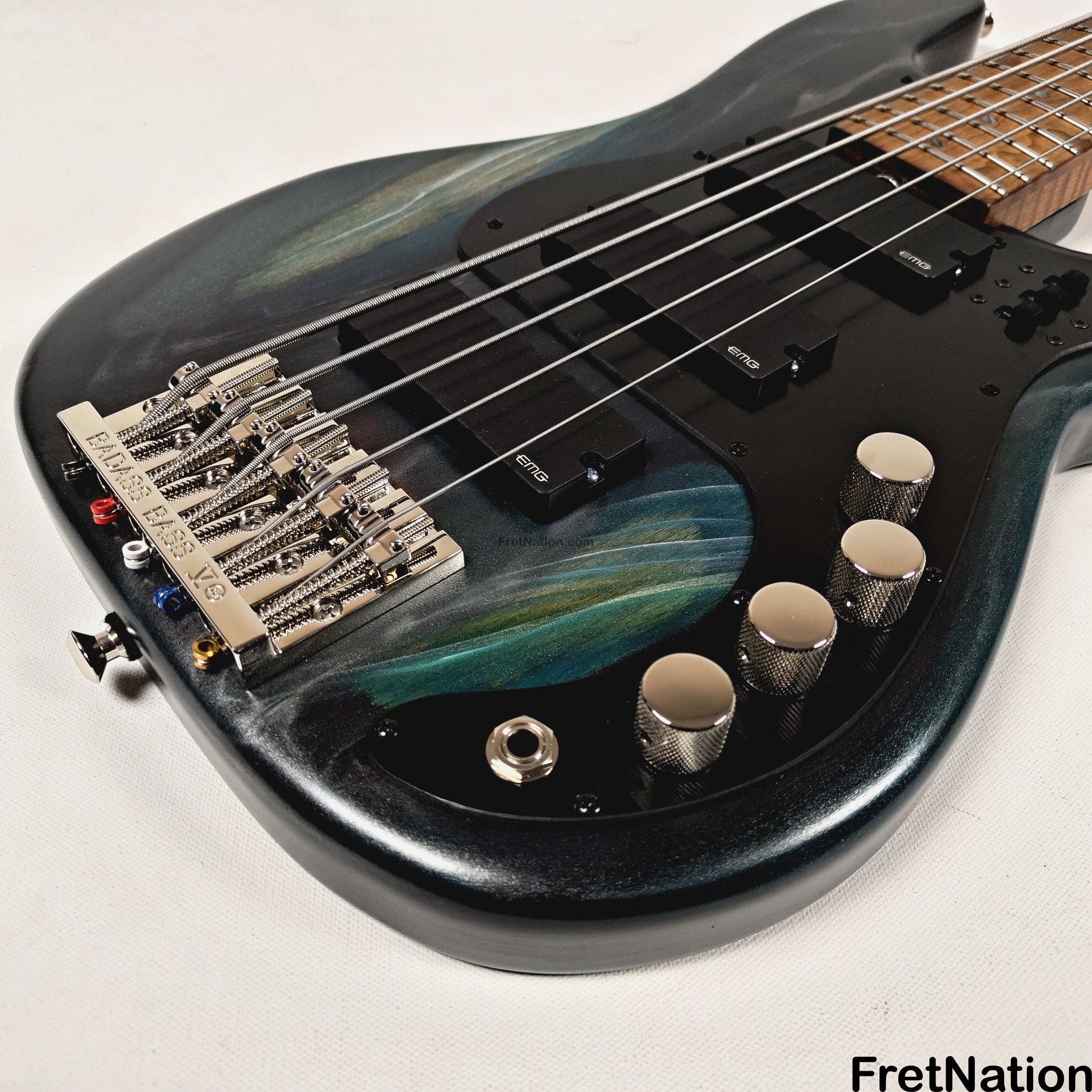 McGrath Guitars McGrath Thunderhorse V 5-String Bass EMG HZ - Black Sands 9.56lbs
