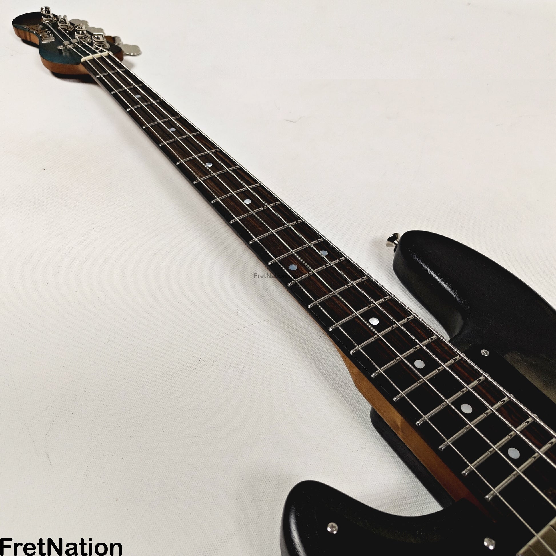 McGrath Guitars McGrath Thunderhorse IV 4-String Lefty Bass DiMarzio Relentless - Black Sands 8.76lbs