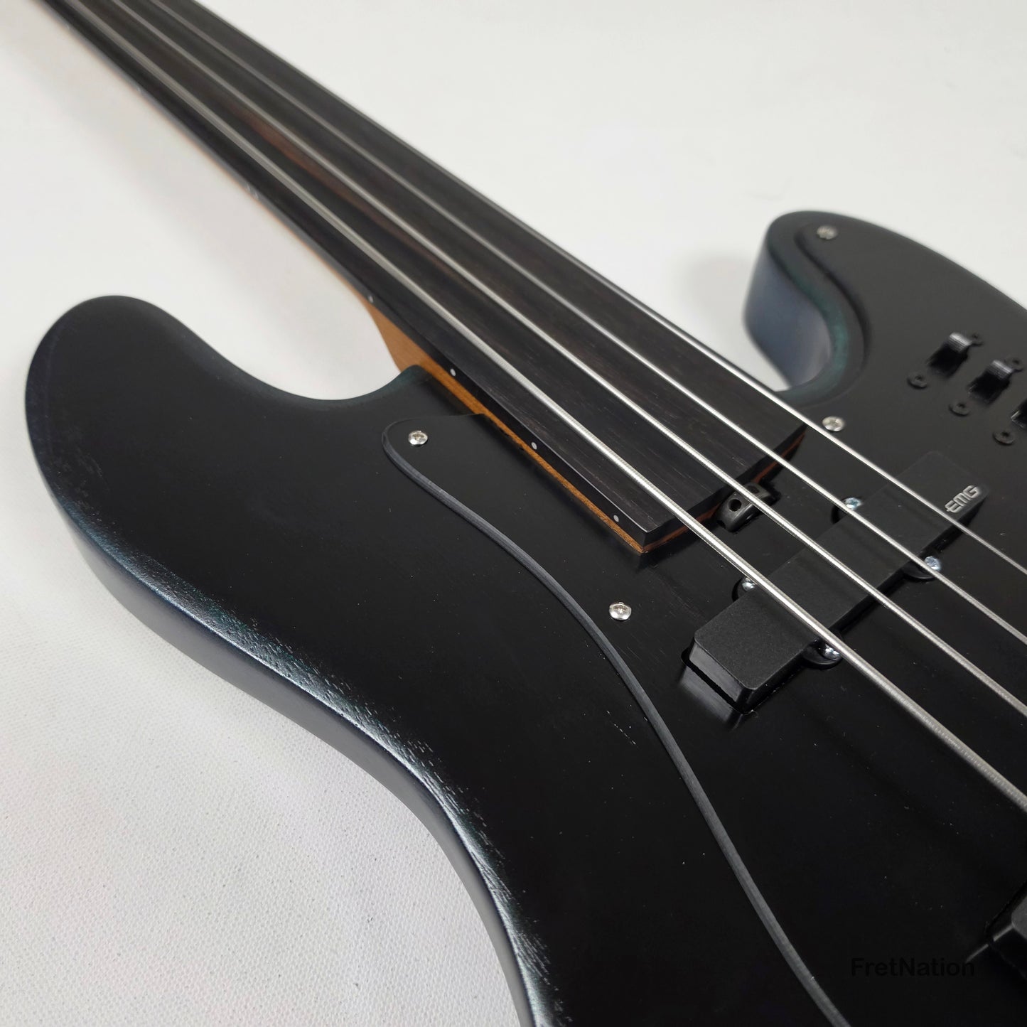 McGrath Guitars McGrath J-Style Thunderhorse IV 4-String Fretless Bass EMG - Orbital Ink 8.54lbs