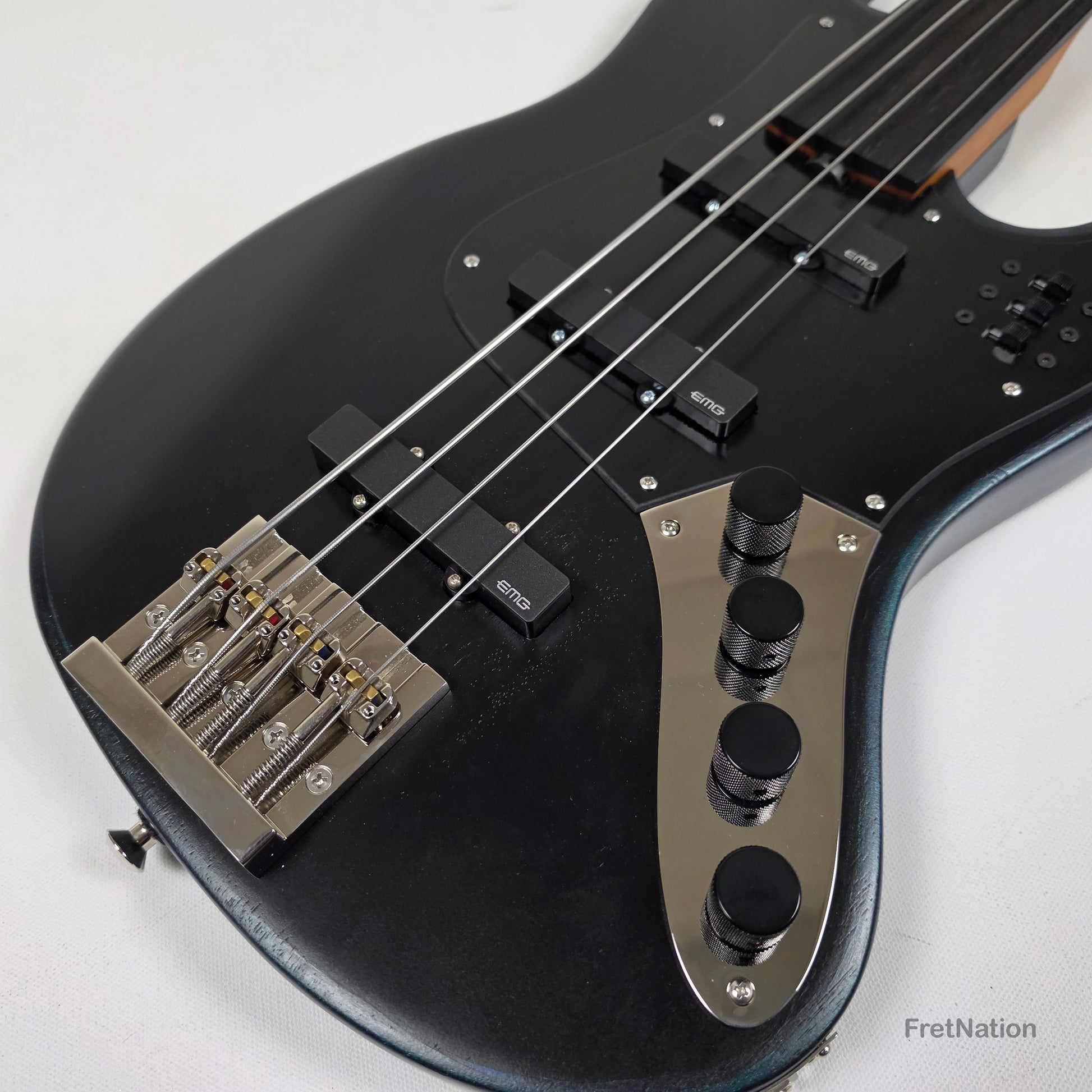 McGrath Guitars McGrath J-Style Thunderhorse IV 4-String Fretless Bass EMG - Orbital Ink 8.54lbs