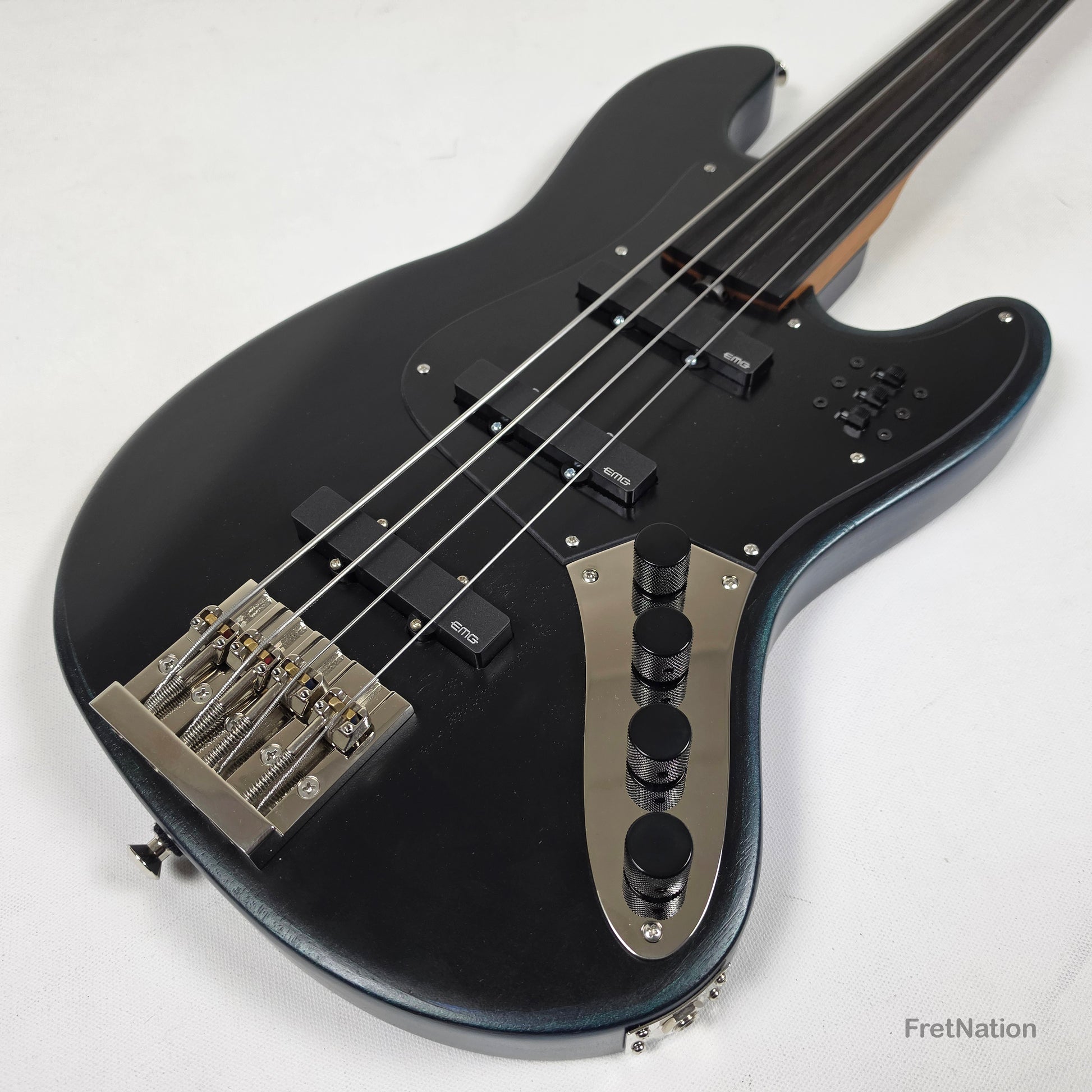 McGrath Guitars McGrath J-Style Thunderhorse IV 4-String Fretless Bass EMG - Orbital Ink 8.54lbs