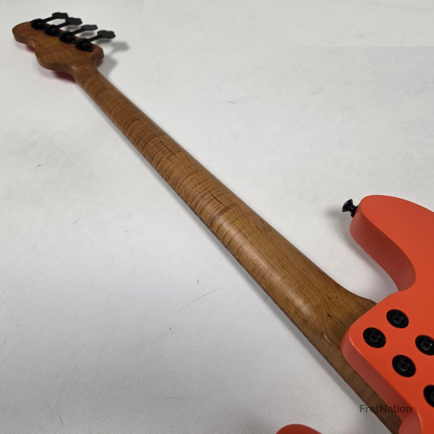 McGrath J-Style Thunderhorse IV 4-String Bass Dimarzio Relentless 12-Way Tilt - Peach 8.86lbs